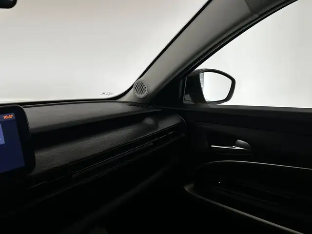 Jeep Avenger view 19