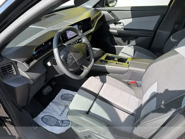 Opel Grandland view 10