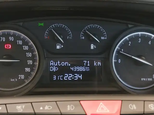 Lancia Ypsilon view 12
