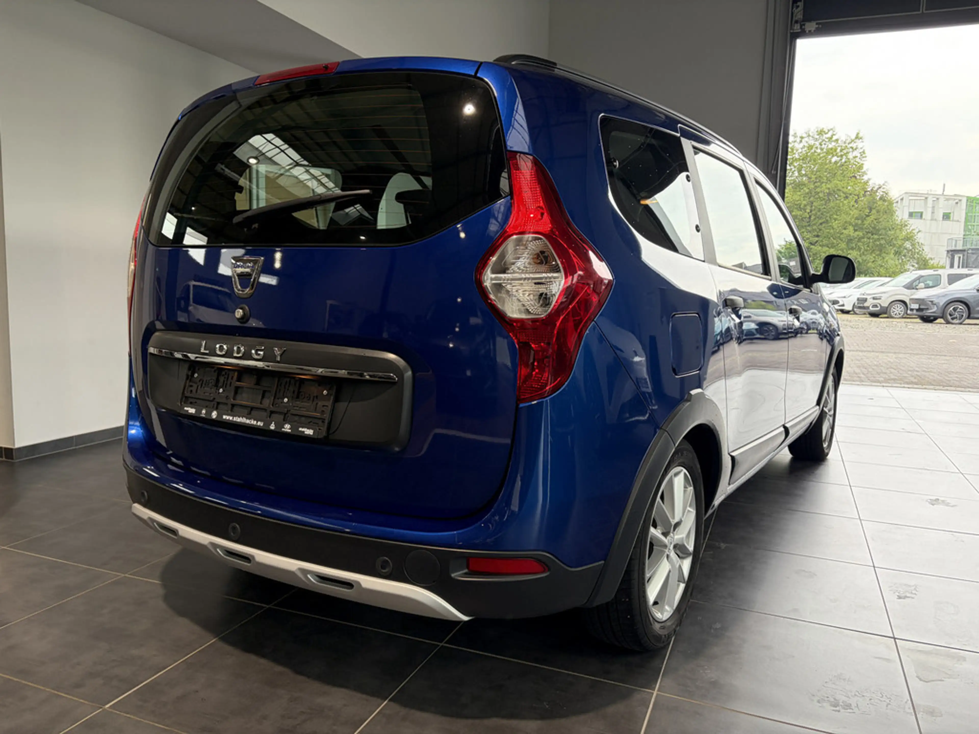 Dacia Lodgy 1.3 Stepway KLIMA PDC SHZ NAVI FACELIFT — photo 6