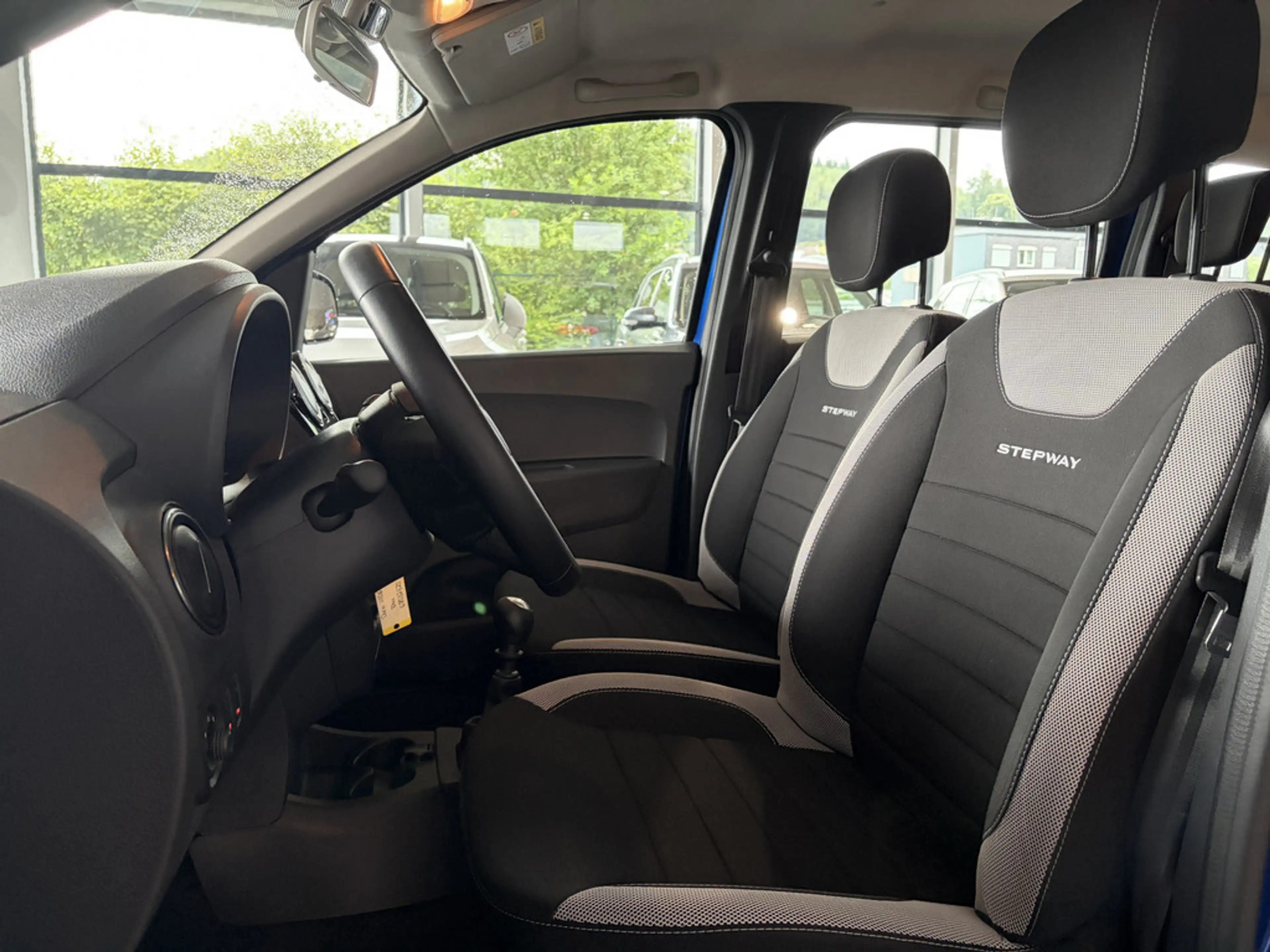 Dacia Lodgy 1.3 Stepway KLIMA PDC SHZ NAVI FACELIFT — photo 13
