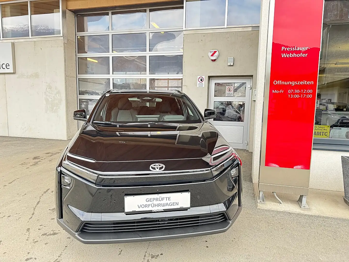 Toyota bZ4X BZ4X Elektro 73kWh Schwarz - 2