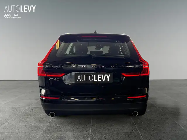 Volvo XC60 view 5