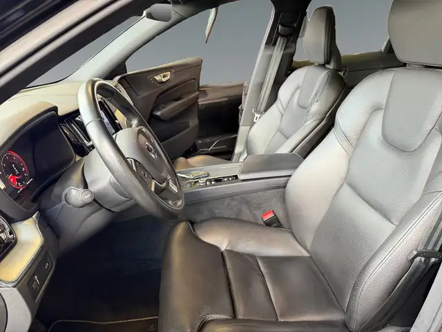 Volvo XC60 view 10