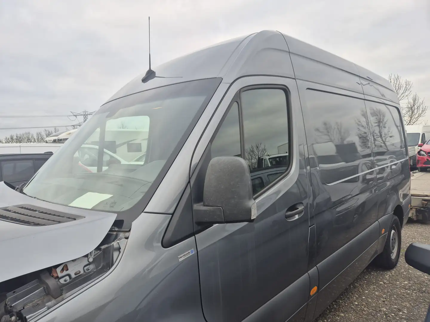 Mercedes-Benz Sprinter 319 3.0 CDI L2H2 3500 trekhaak voorschade EURO VI- Schwarz - 1