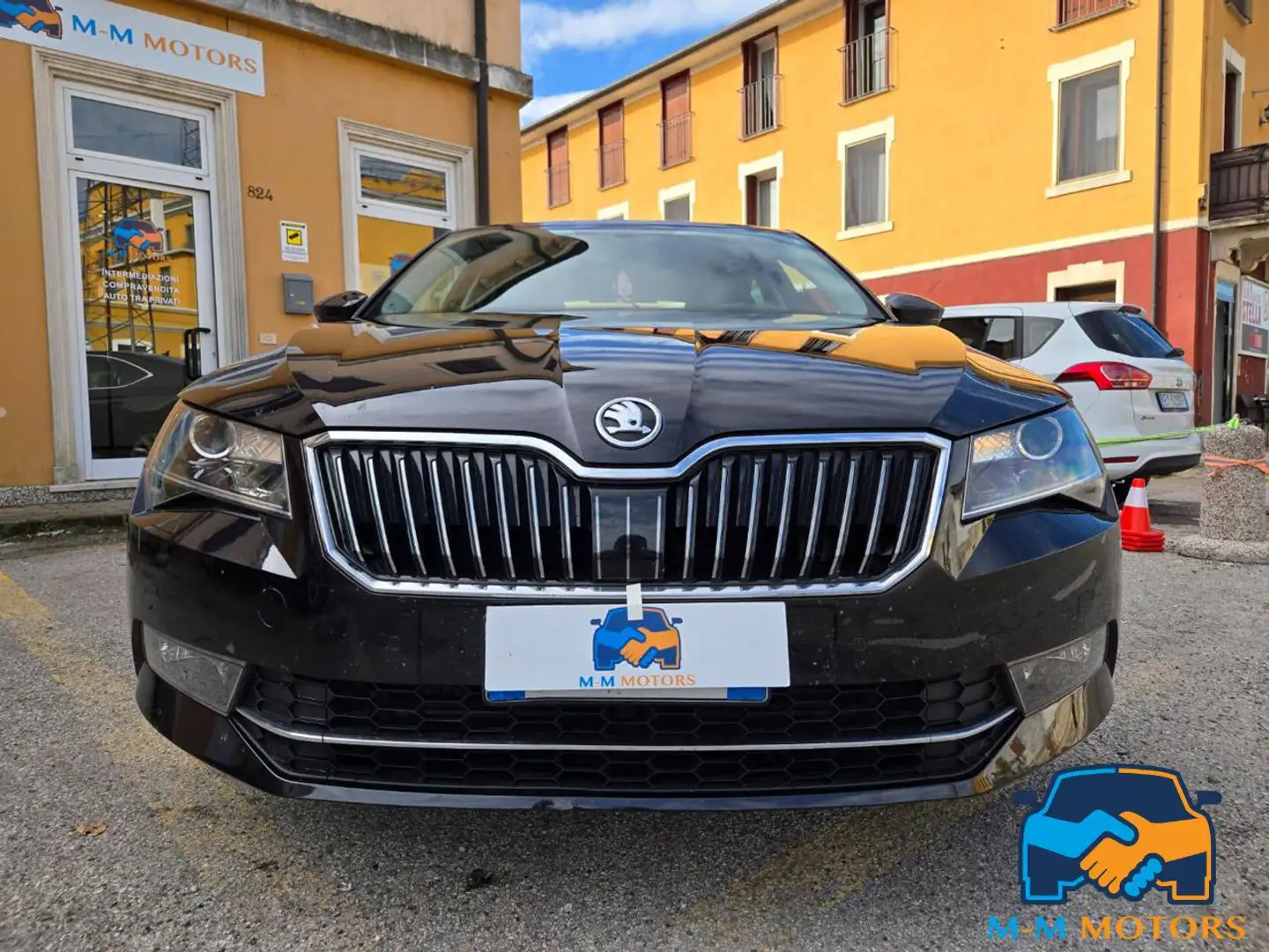 Skoda Superb 1.6 TDI DSG Ambition Nero - 2