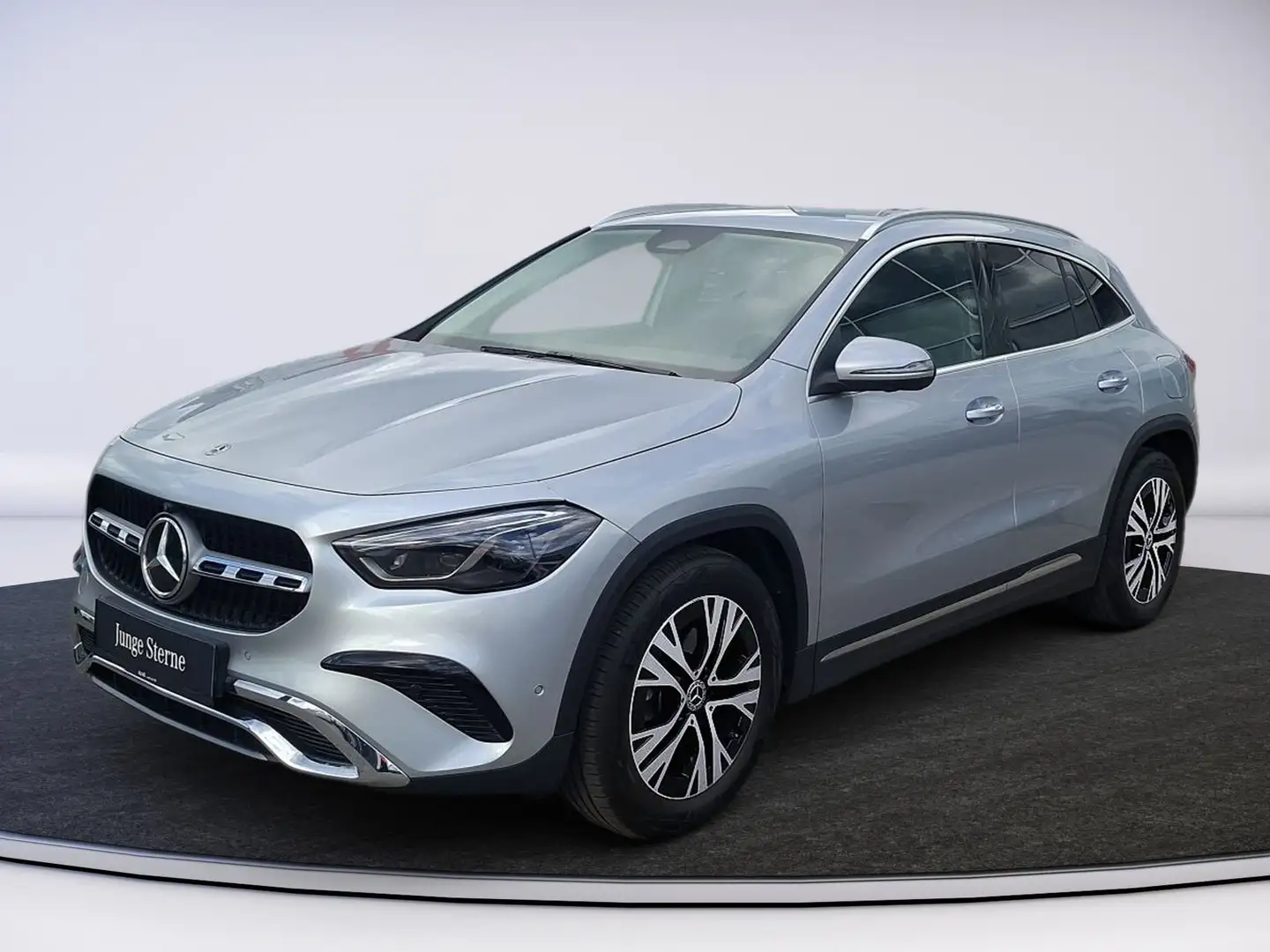 Mercedes-Benz GLA 200 d 4MATIC Sitzkomfort Winter Paket Silber - 2