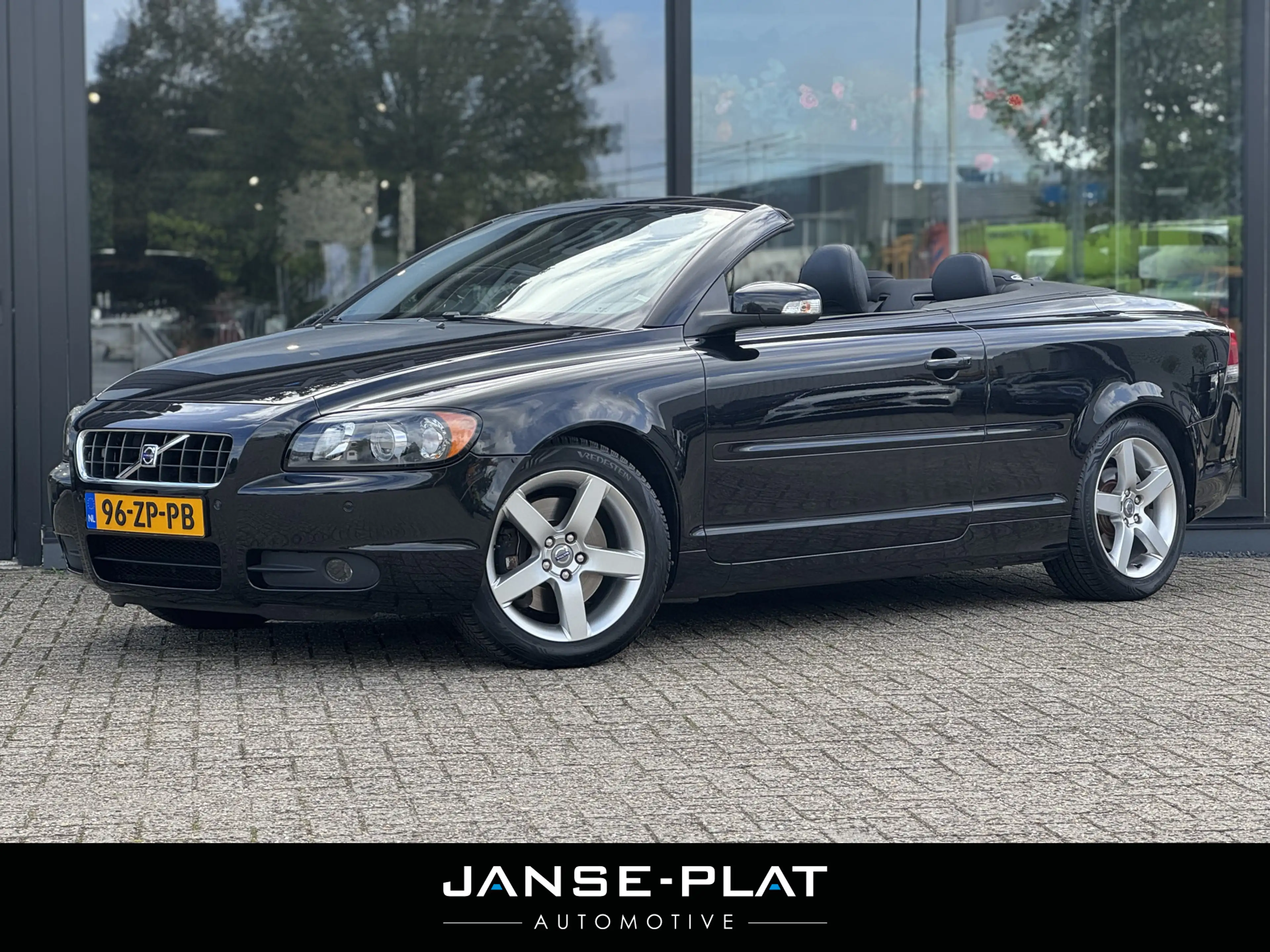 Volvo C70 Convertible 2.4i Momentum Aut Stoelverwarming | NL
