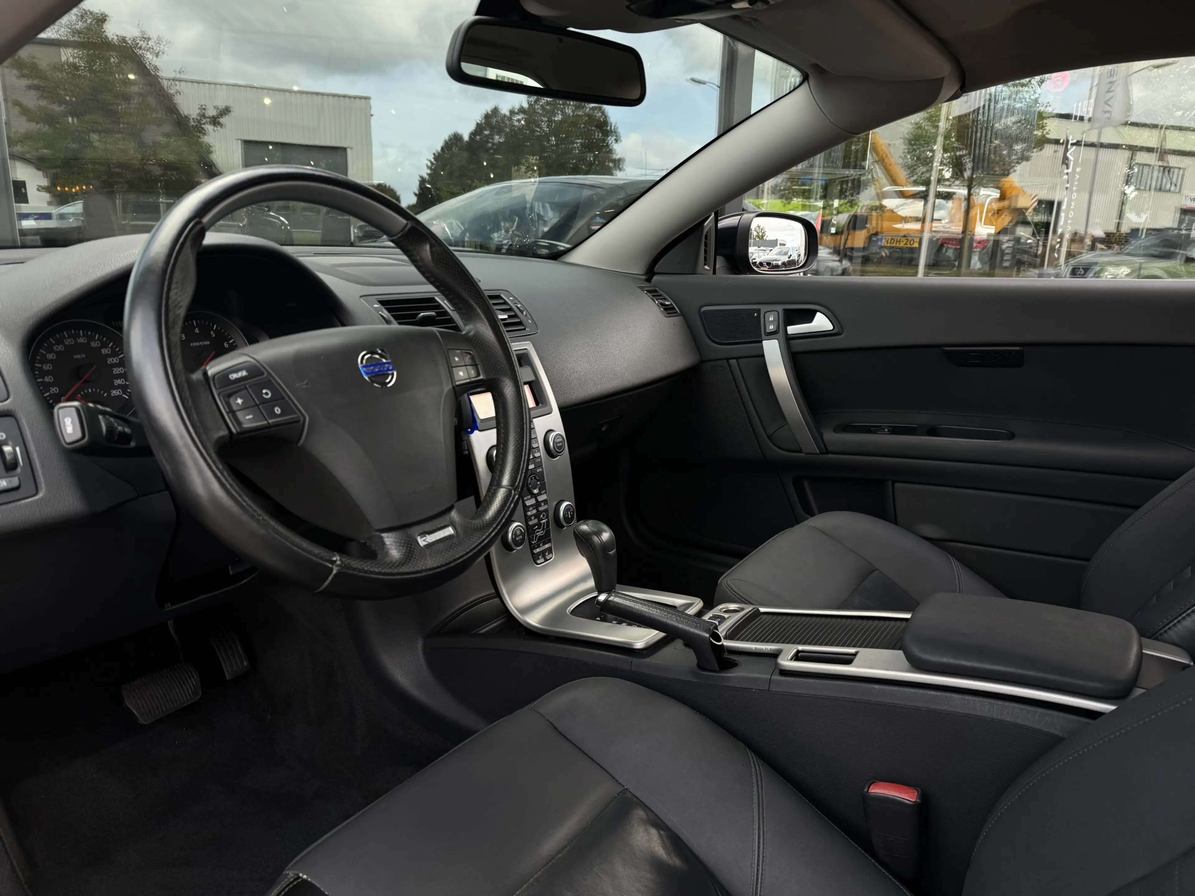 Volvo C70 Convertible 2.4i Momentum Aut Stoelverwarming | NL — photo 2