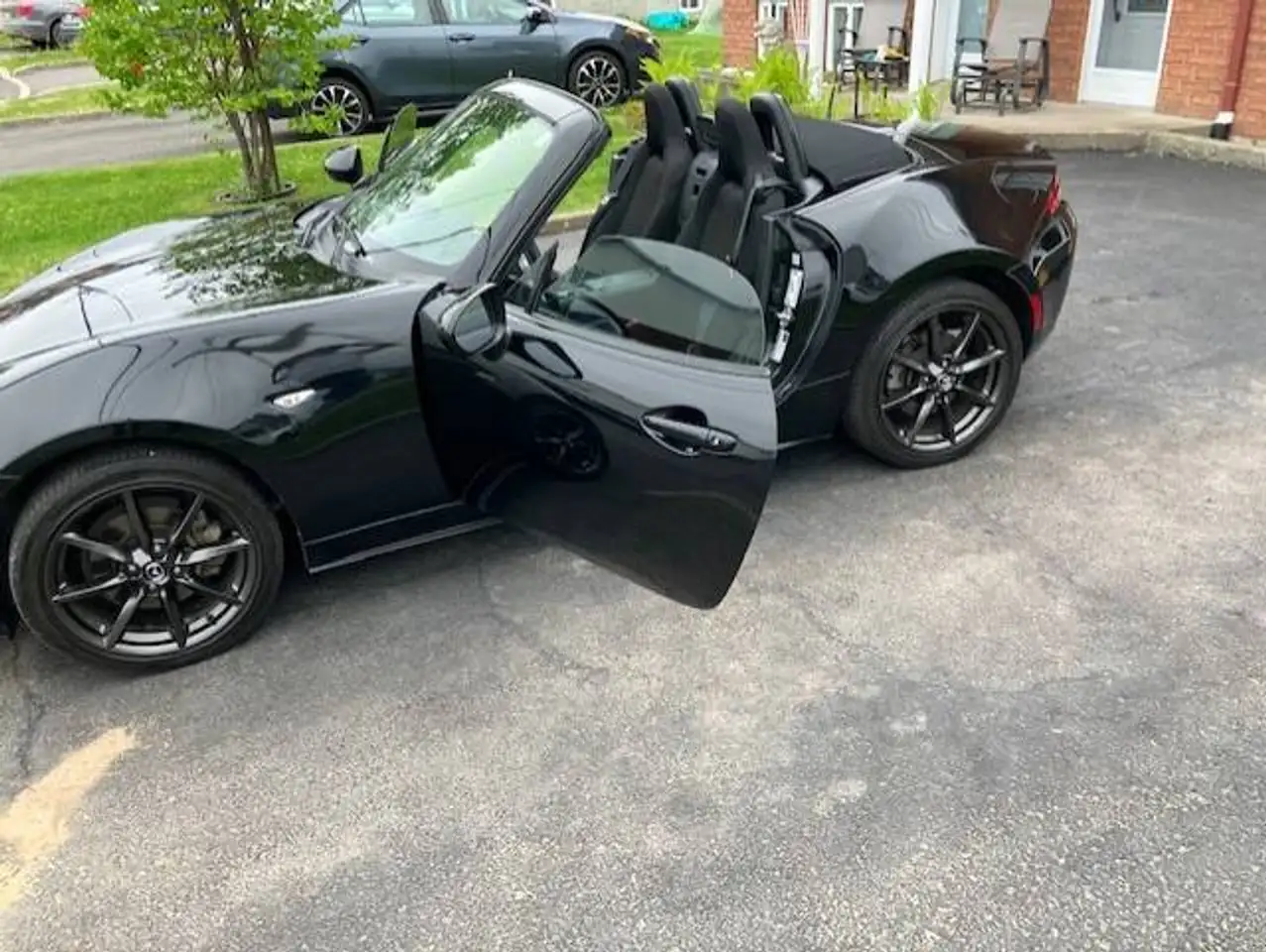 Mazda MX-5 Miata снимка Mazda MX-5 Miata