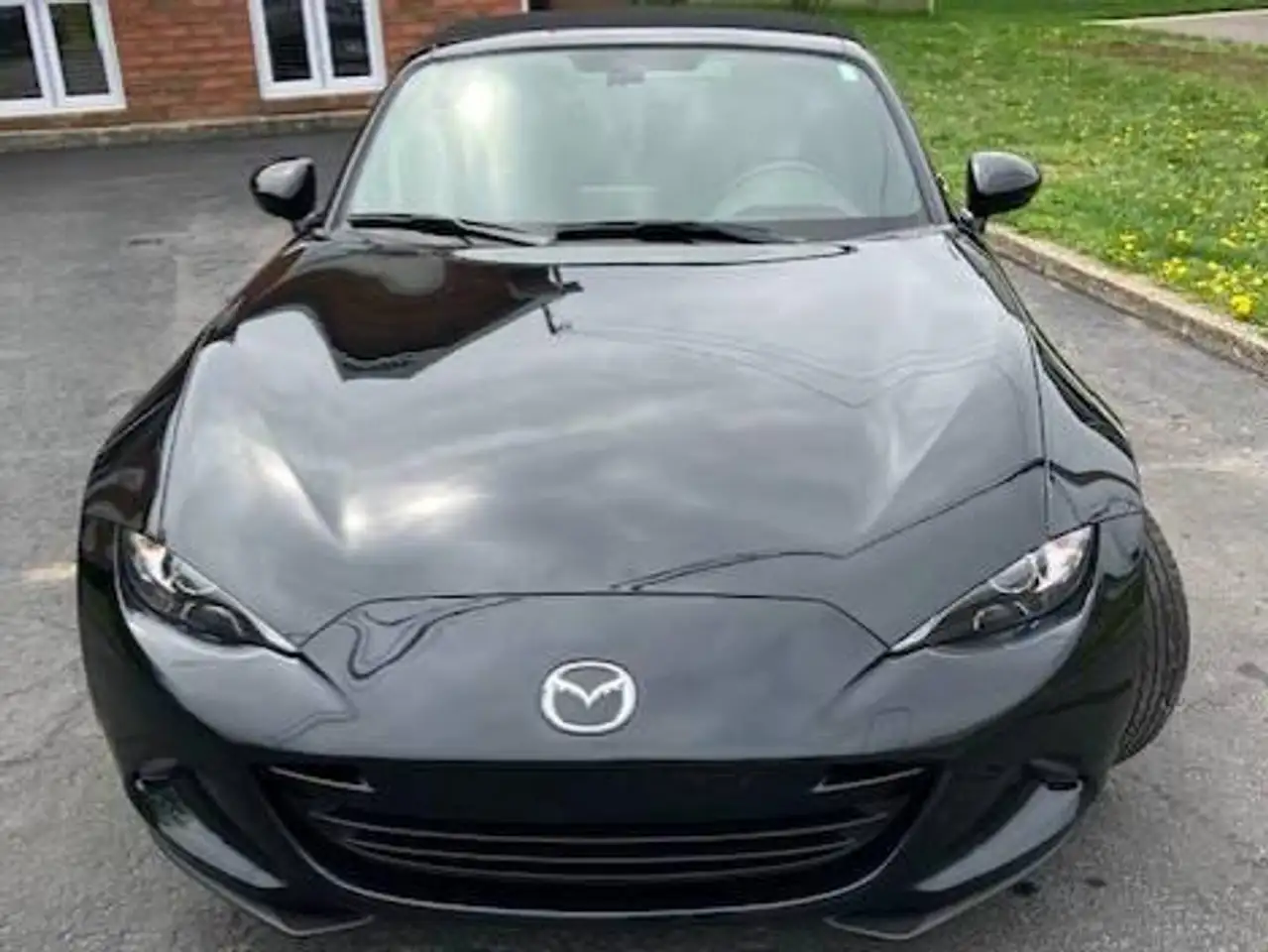 Mazda MX-5 Miata снимка Mazda MX-5 Miata