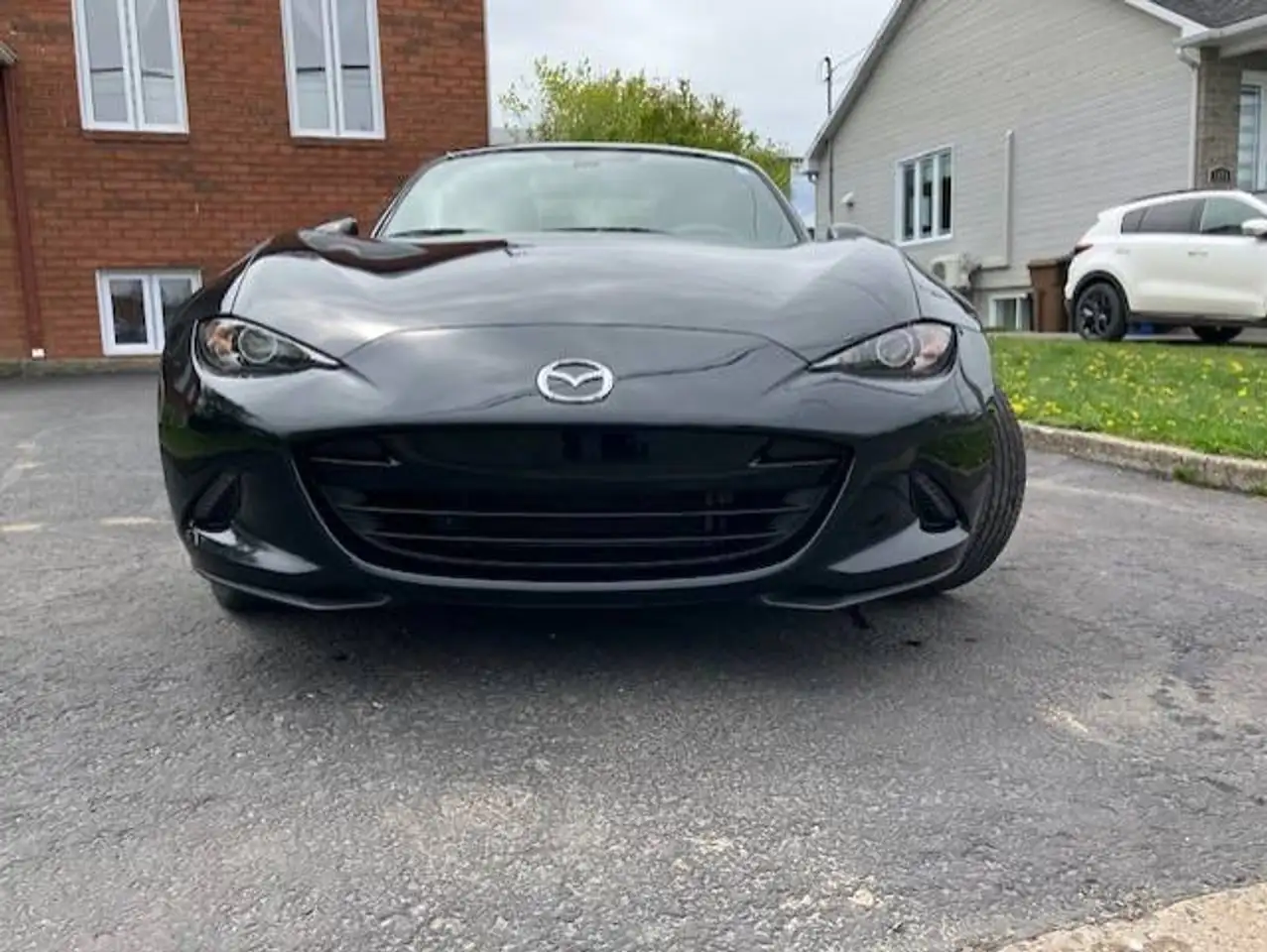 Mazda MX-5 Miata снимка Mazda MX-5 Miata