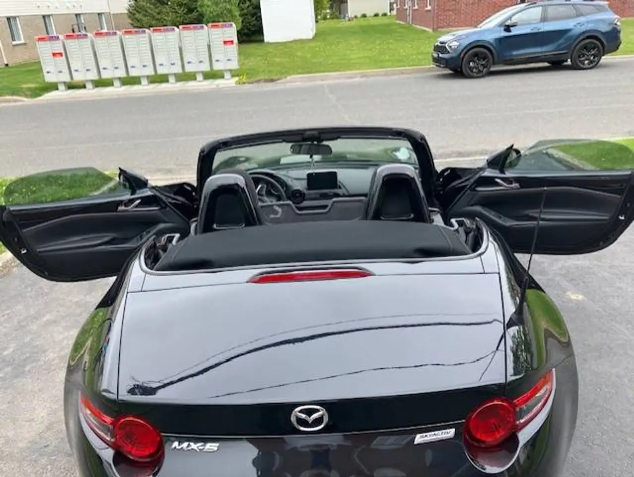 Mazda MX-5 Miata снимка Mazda MX-5 Miata