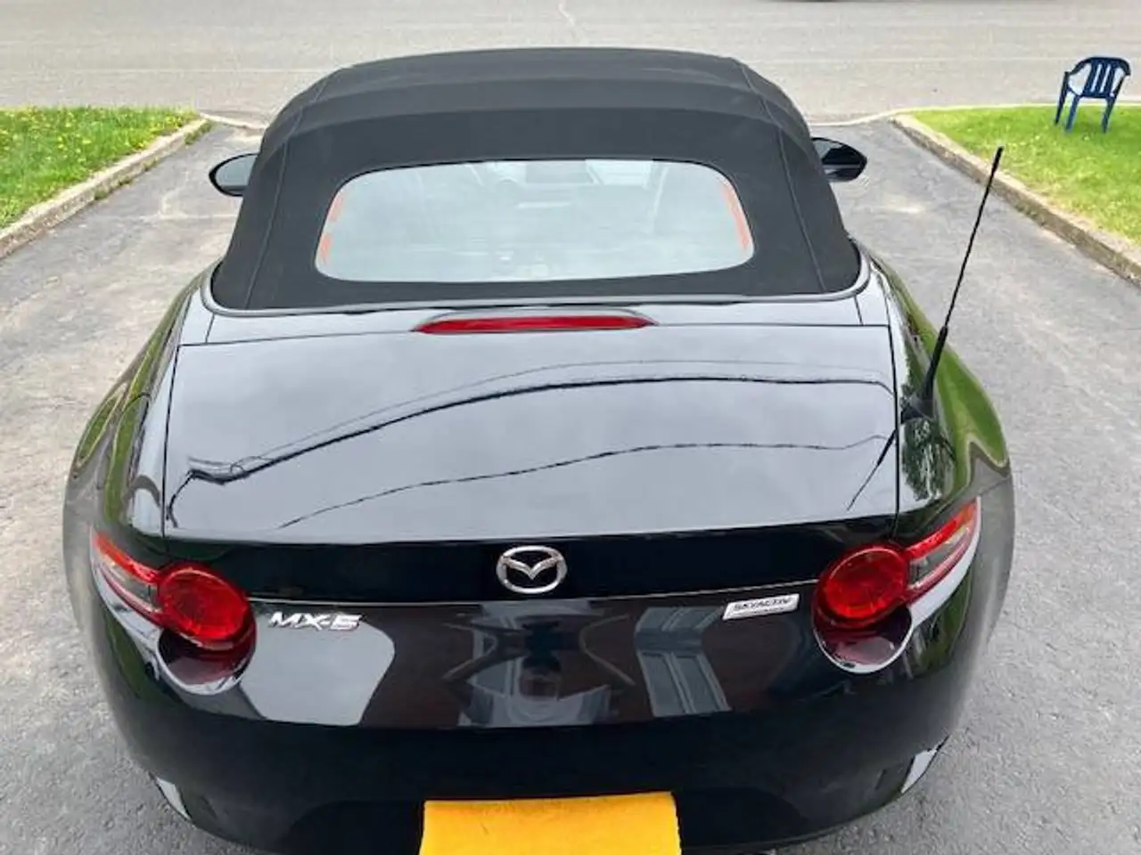 Mazda MX-5 Miata снимка Mazda MX-5 Miata