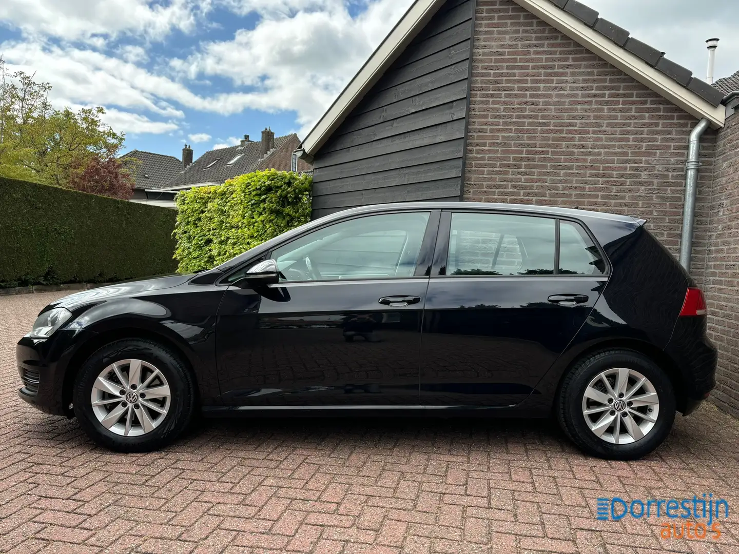 Volkswagen Golf 1.2 TSI Comfortline Navigatie | Cruise | Airco | B Negro - 2