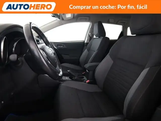 Toyota Auris view 11