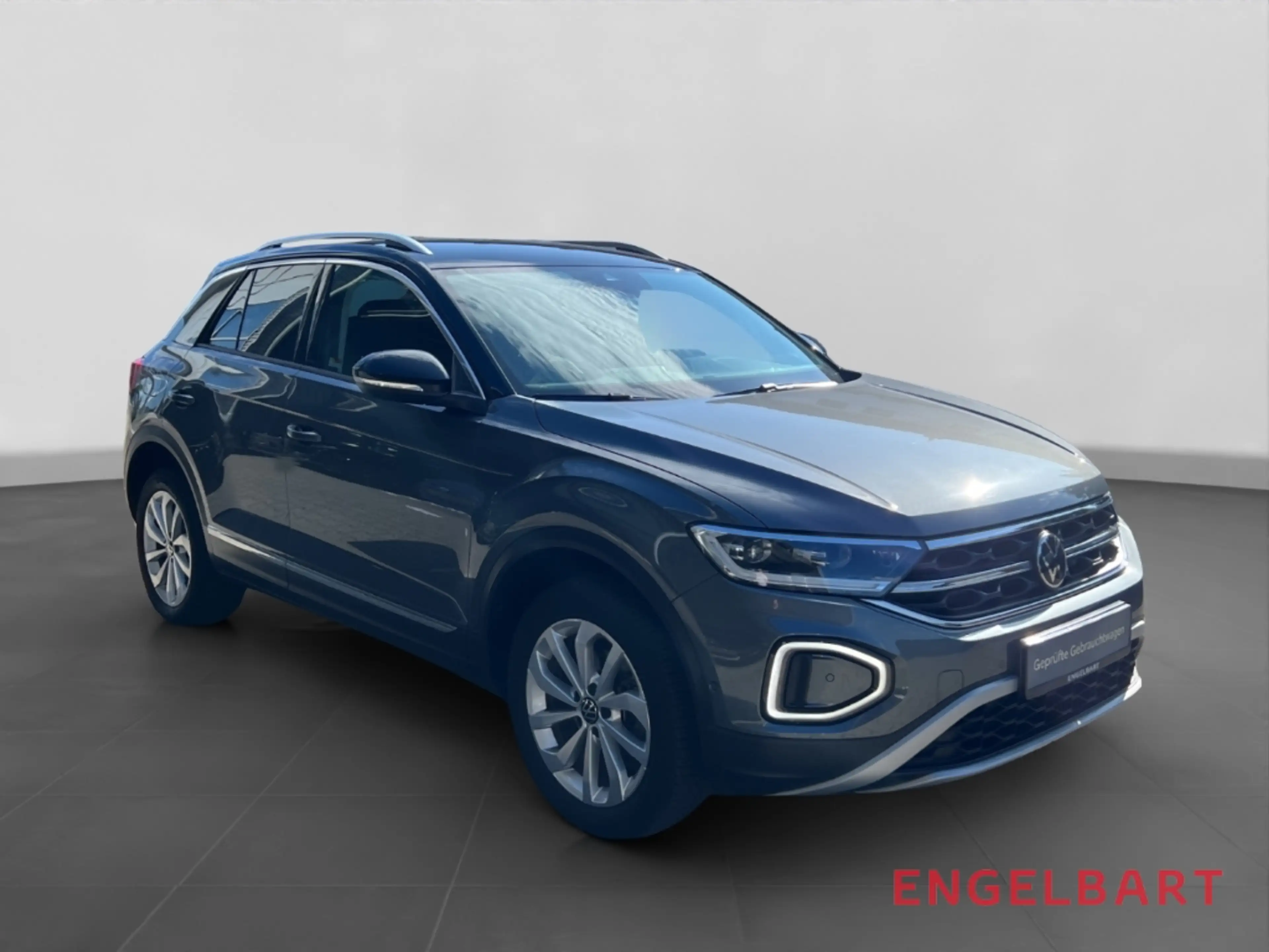 Volkswagen T-Roc 1.5 TSI Style Allwetterreifen AHK — photo 6
