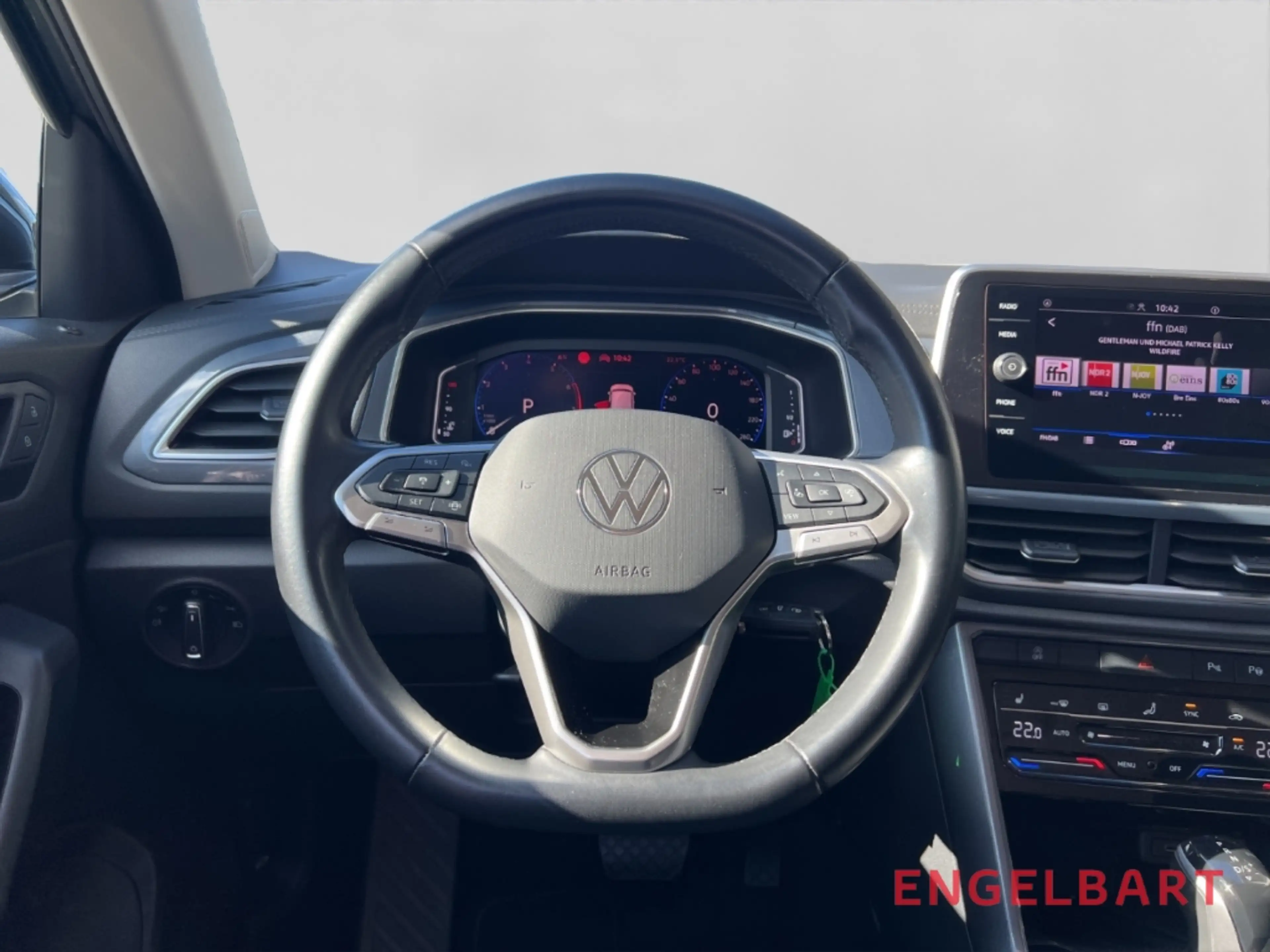 Volkswagen T-Roc 1.5 TSI Style Allwetterreifen AHK — photo 8