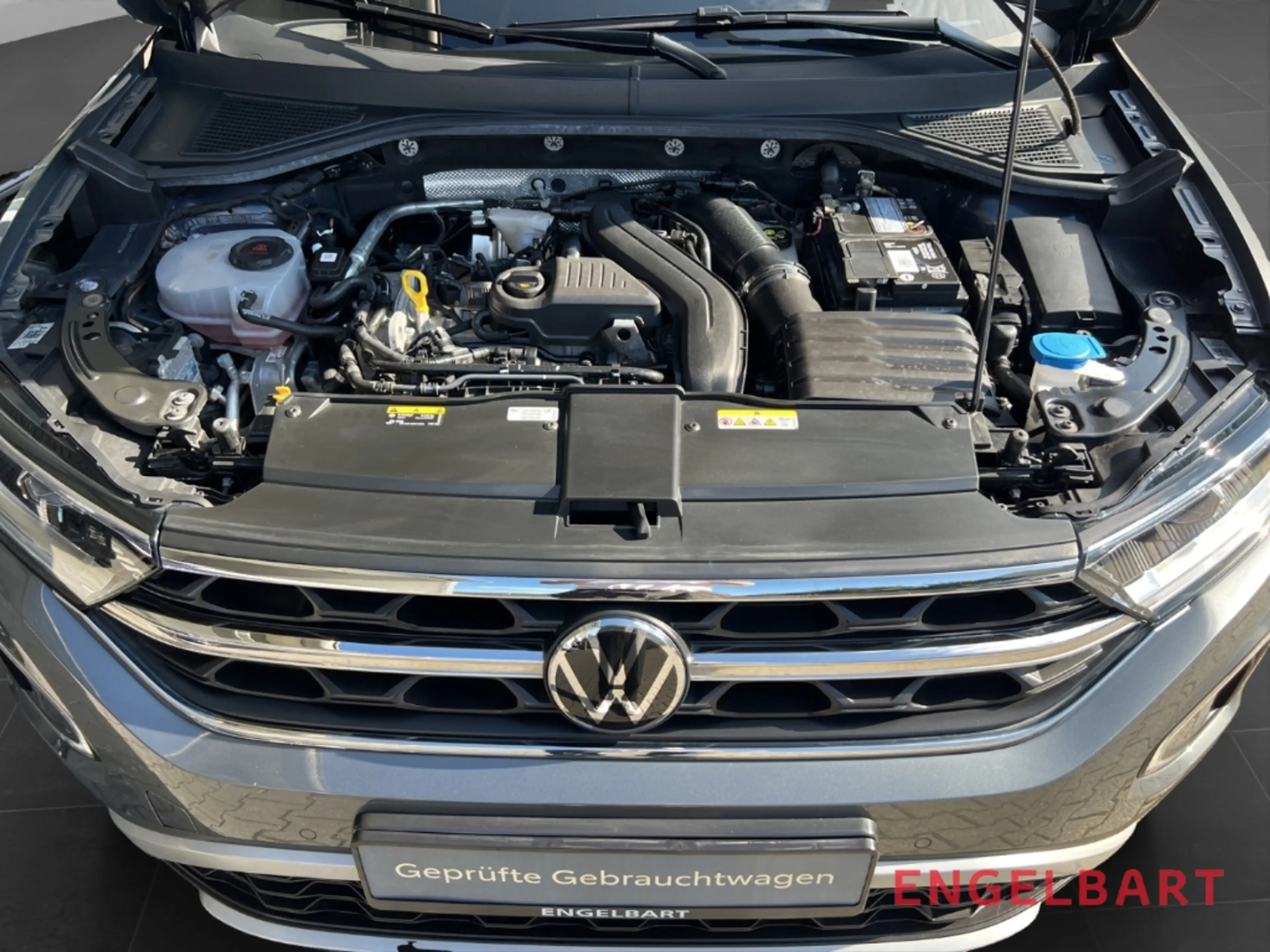 Volkswagen T-Roc 1.5 TSI Style Allwetterreifen AHK — photo 14