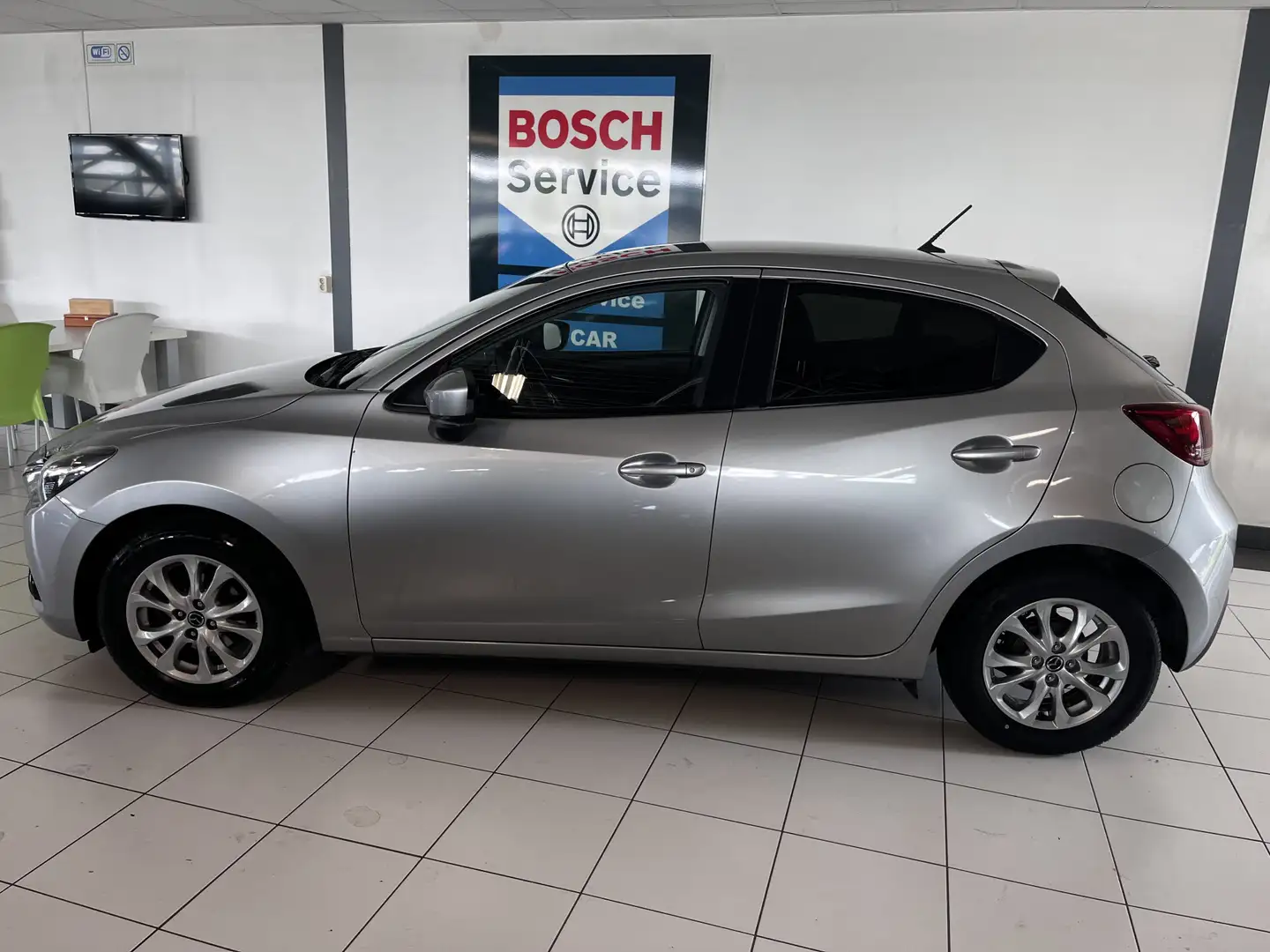 Mazda 2 1.5 Skyactiv-G S Navigatie Grijs - 2