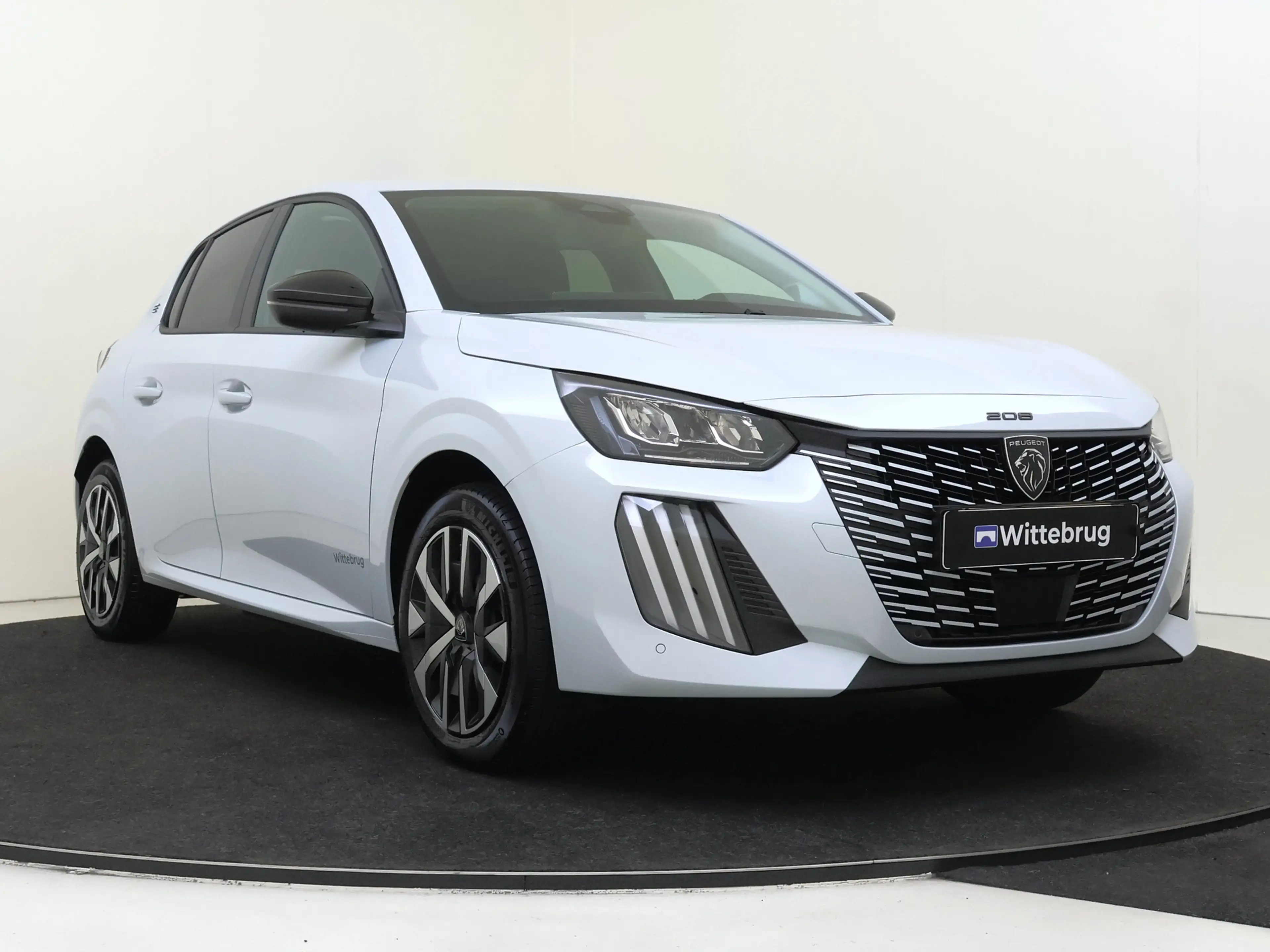 Peugeot e-208 EV Business 51 kWh NRM Demo deal — photo 3