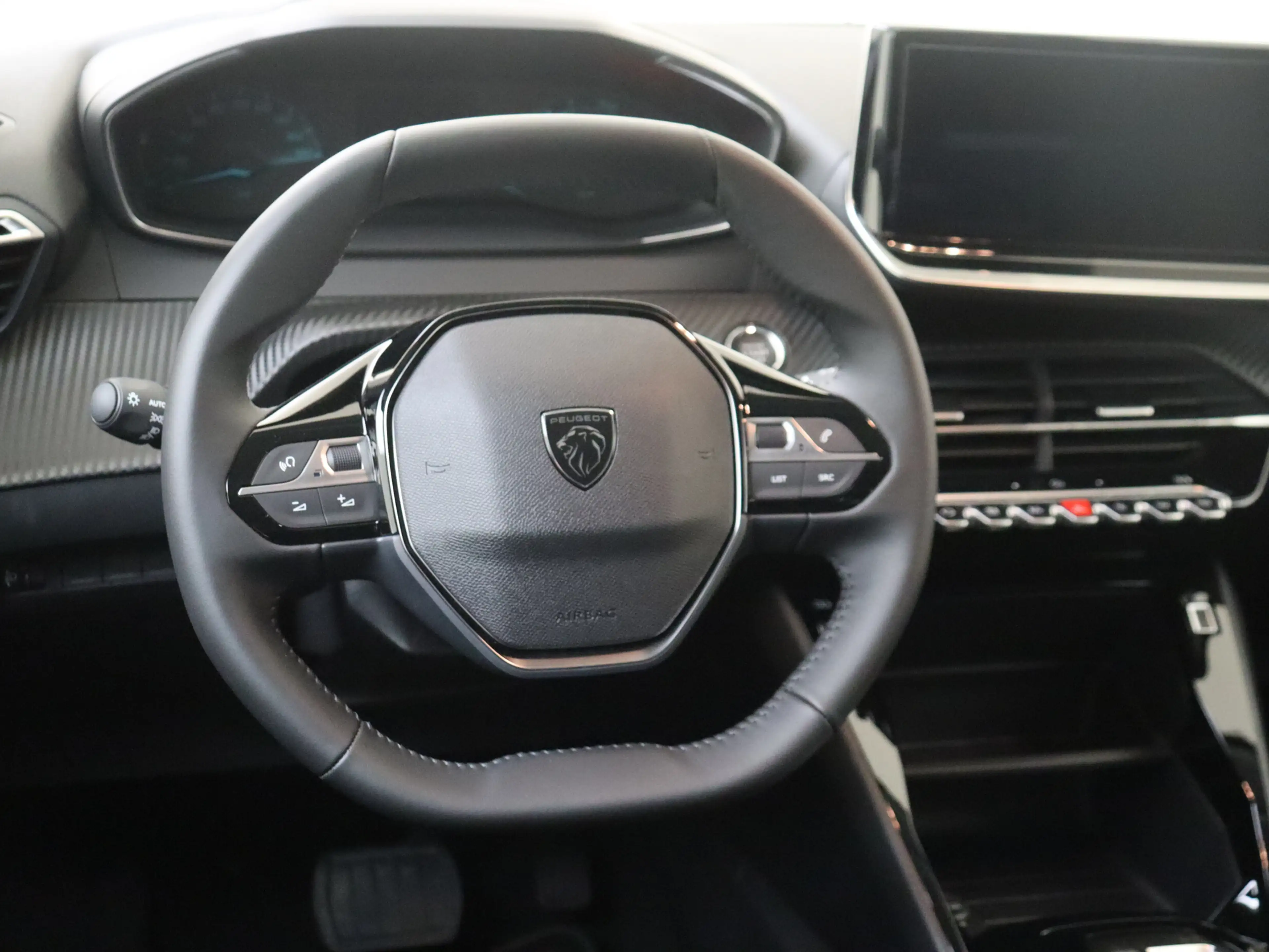 Peugeot e-208 EV Business 51 kWh NRM Demo deal — photo 6