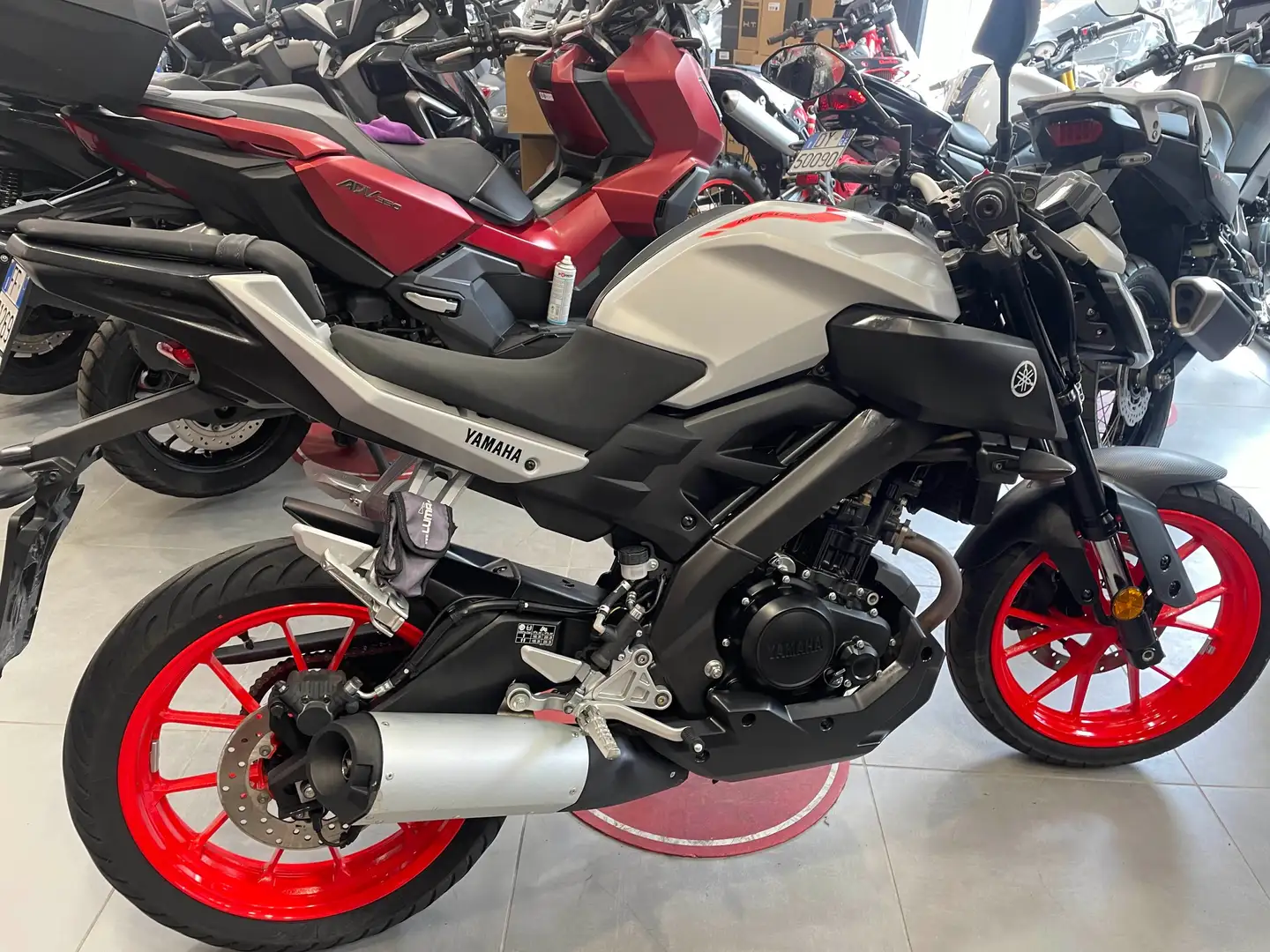 Yamaha MT-125 abs Сірий - 1