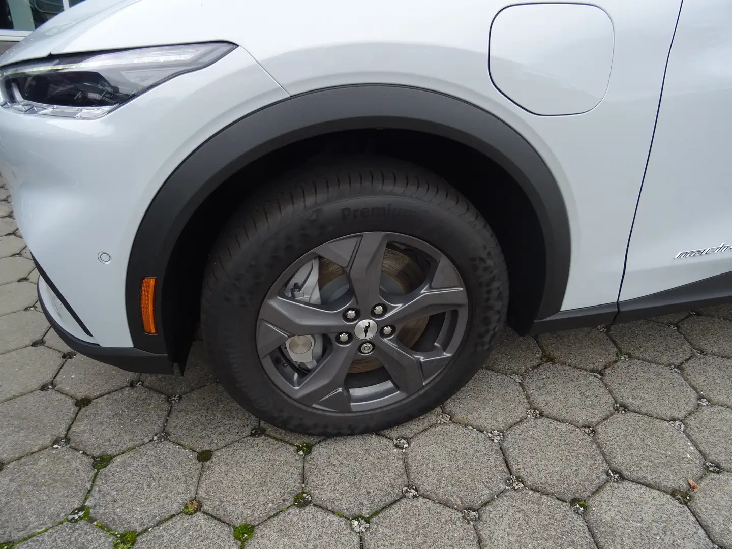 Ford Mustang Mach-E 269 PS Heckantrieb Automatik Weiß - 2