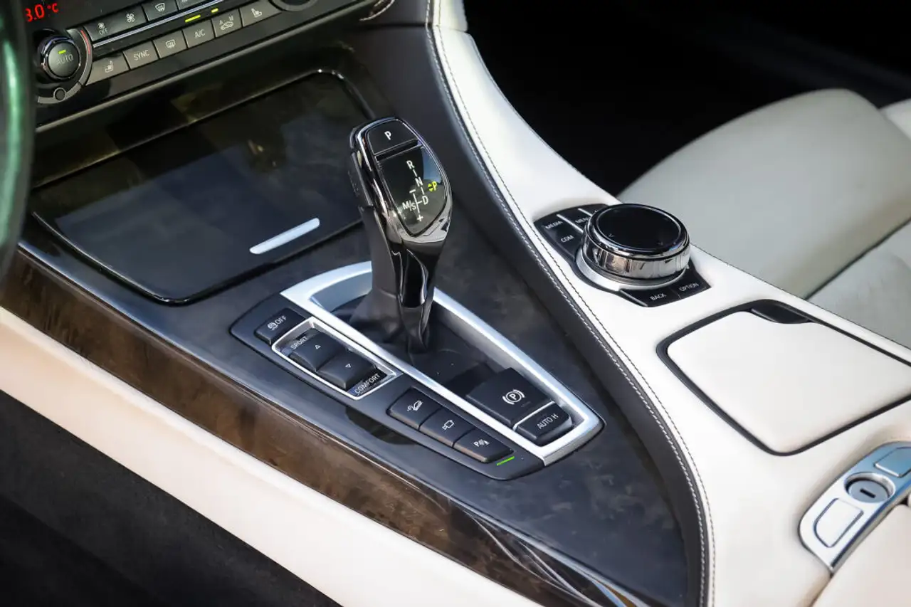 BMW 6 Series photo BMW 6 Series