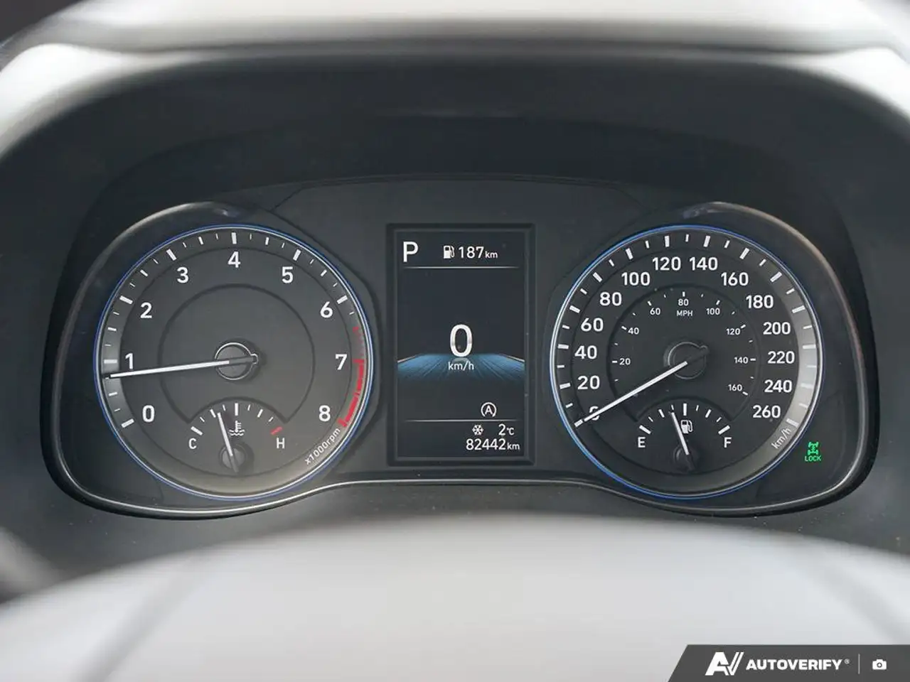 Hyundai KONA снимка Hyundai KONA