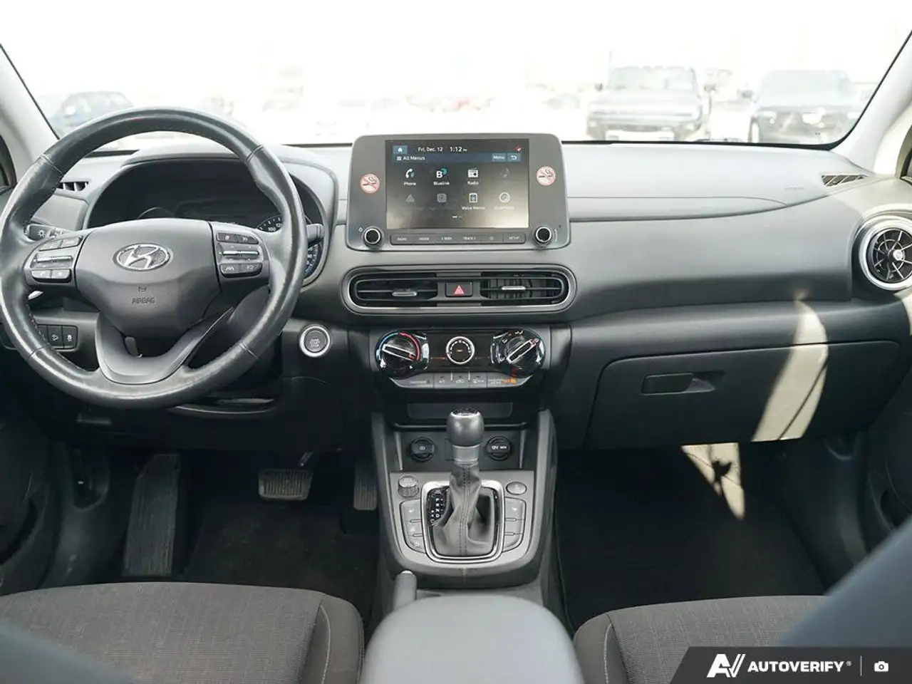 Hyundai KONA снимка Hyundai KONA