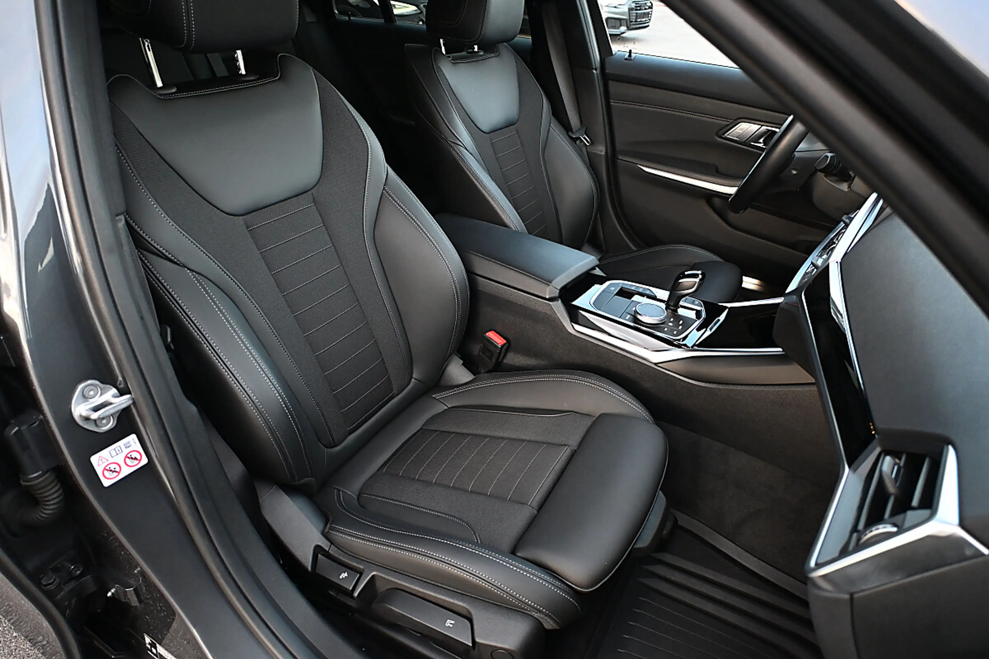 BMW 318 d 48 V Touring Aut.  AHK elektr., LED, Navi, Ka... — photo 11