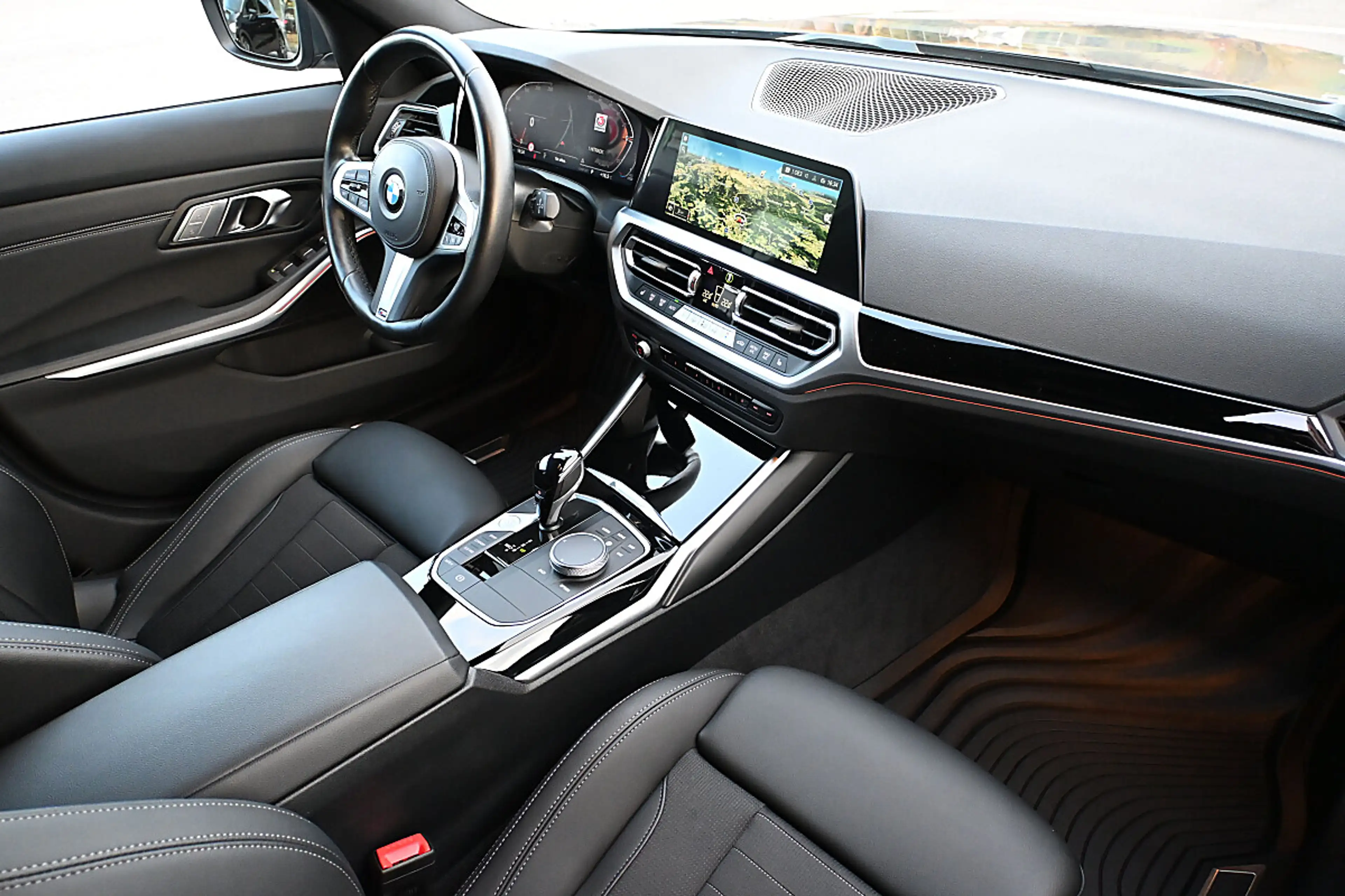 BMW 318 d 48 V Touring Aut.  AHK elektr., LED, Navi, Ka... — photo 4