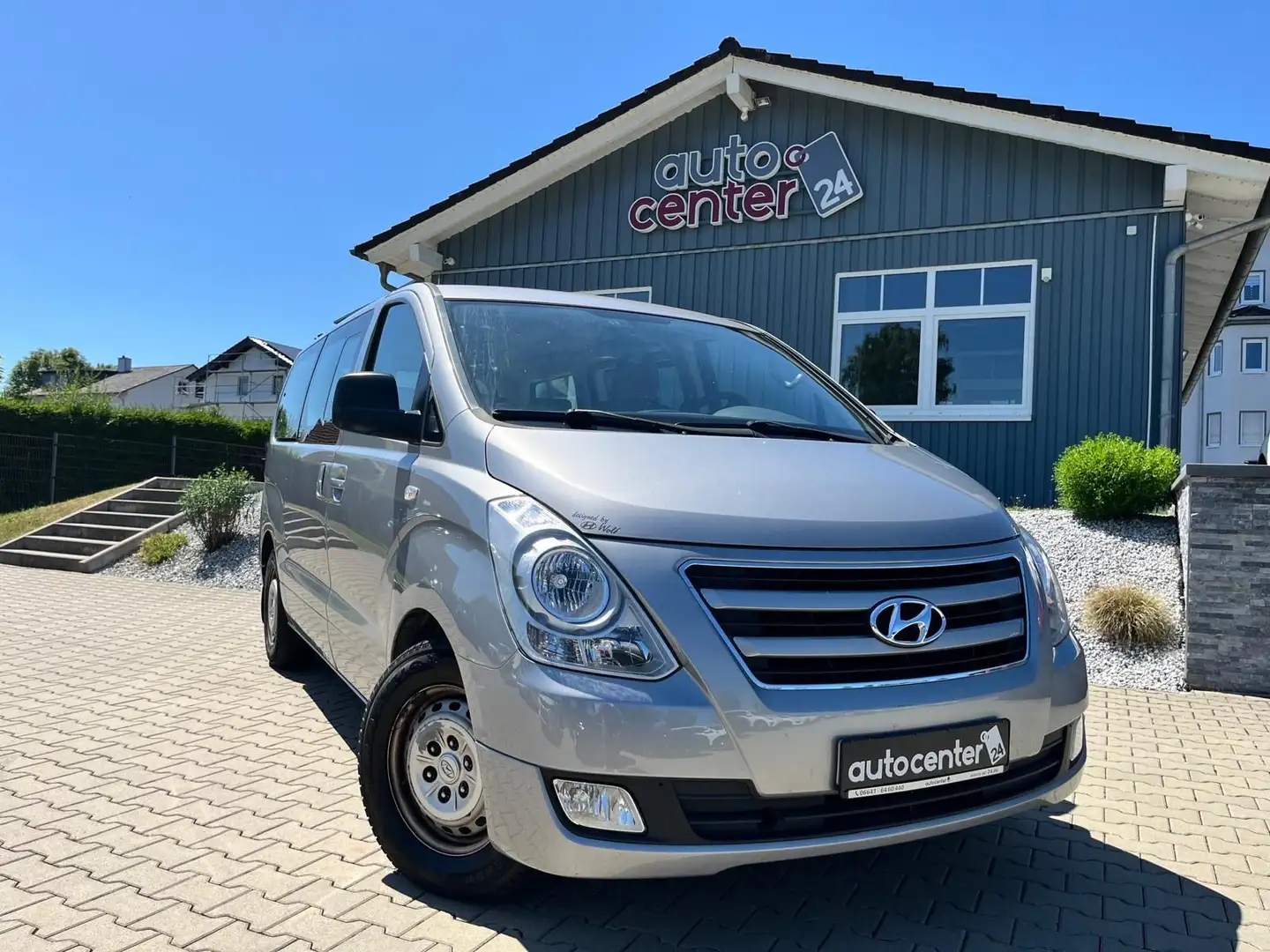 Hyundai H-1 Travel 2.5 CRDI°8 Sitzer°Klima°1. Hand° Grau - 1