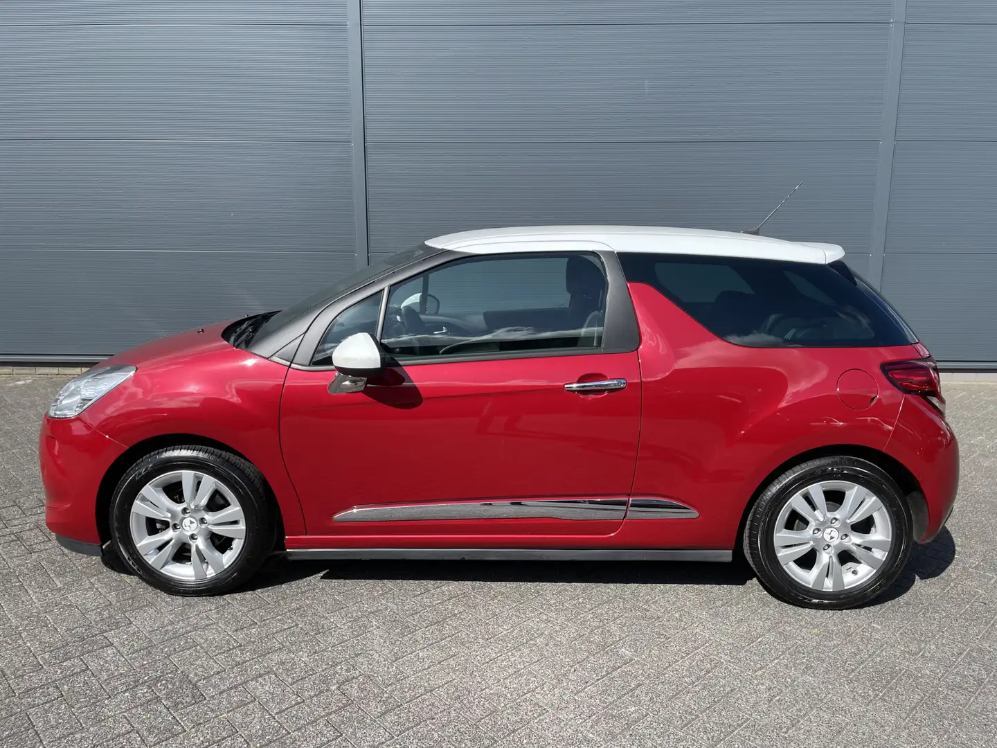 DS Automobiles DS 3 82pk Business (Automatische Airco - HiFi - Apple C Rood - 2