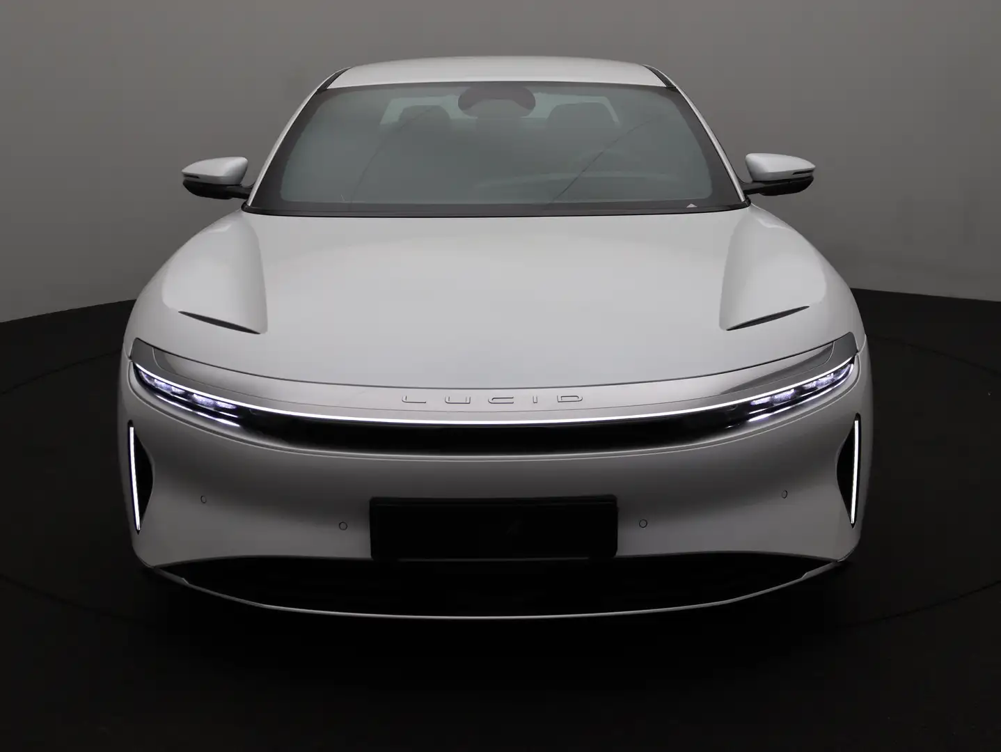 Lucid Air Pure Weiß - 2