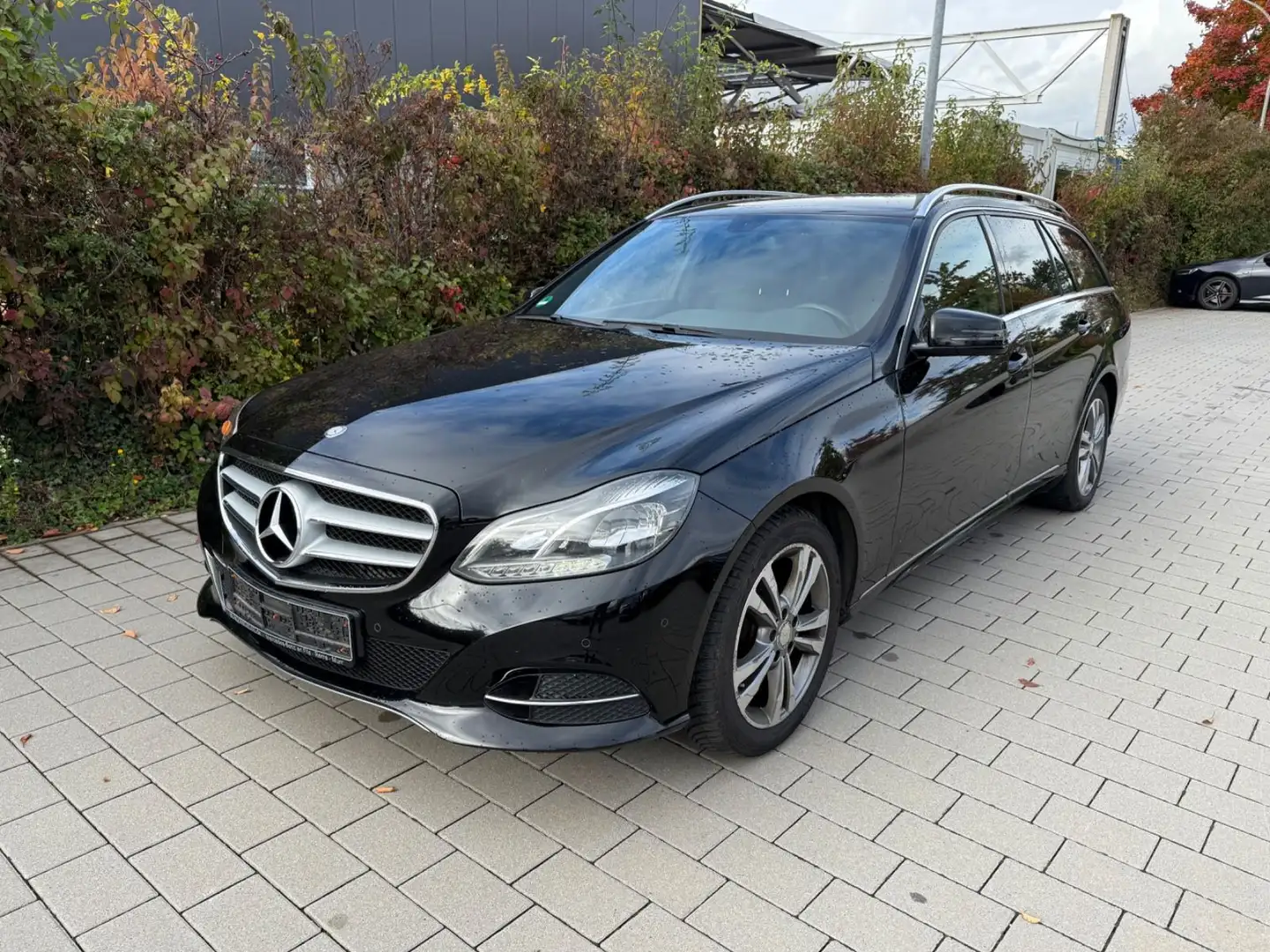 Mercedes-Benz E 220 E -Klasse T-Modell E 220 BlueTec Avantgard Schwarz - 1