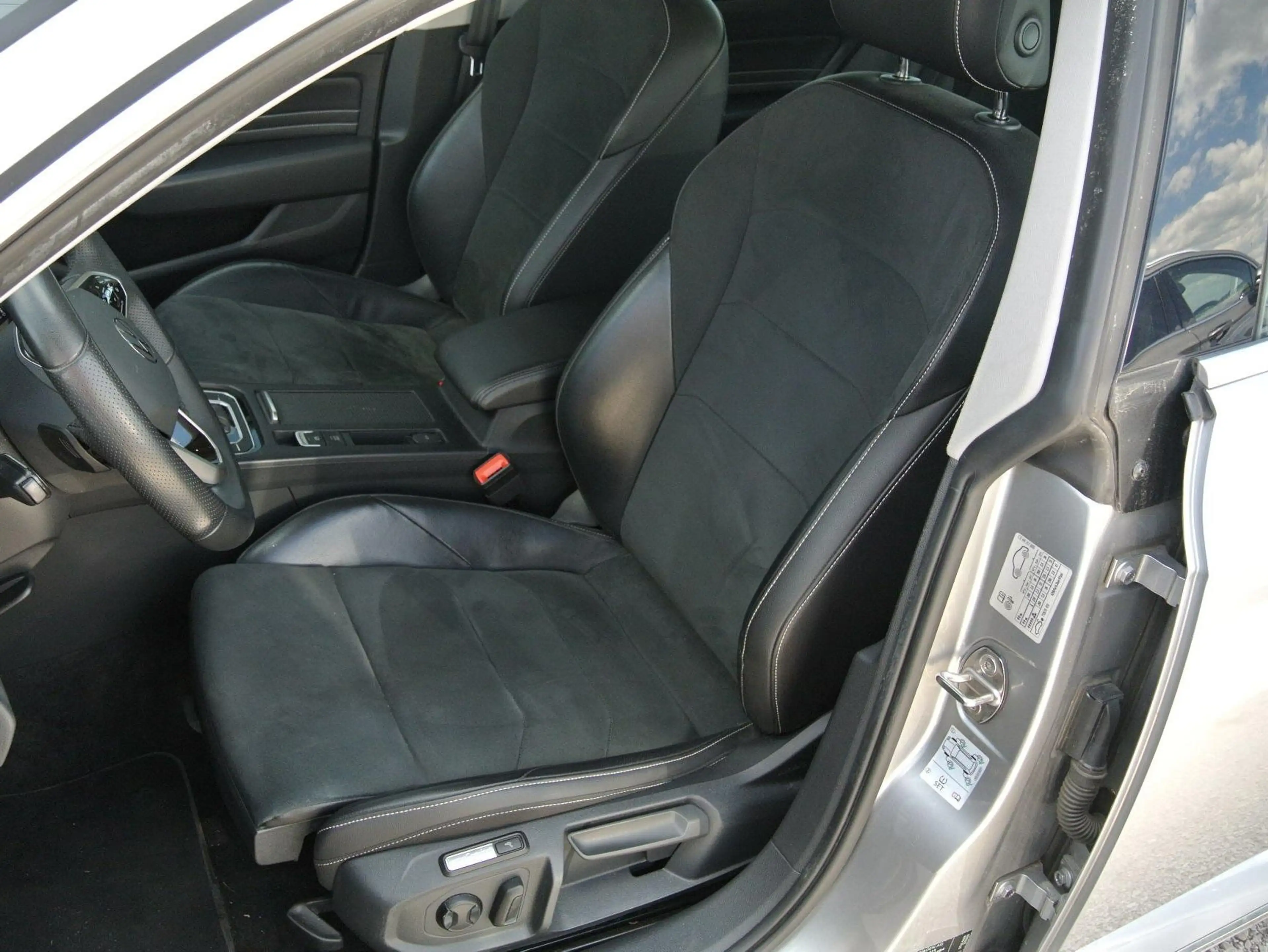 Volkswagen Arteon SB 2.0 TDI DSG 4motion Elegance * LEDER *AHK * — photo 6