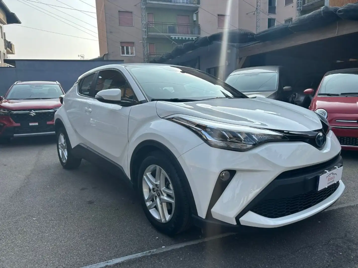 Toyota C-HR 1.8 Hybrid E-CVT Active Bianco - 2