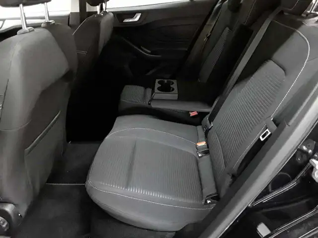 Ford Focus view 13