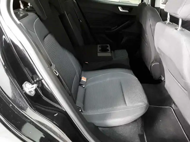 Ford Focus view 14