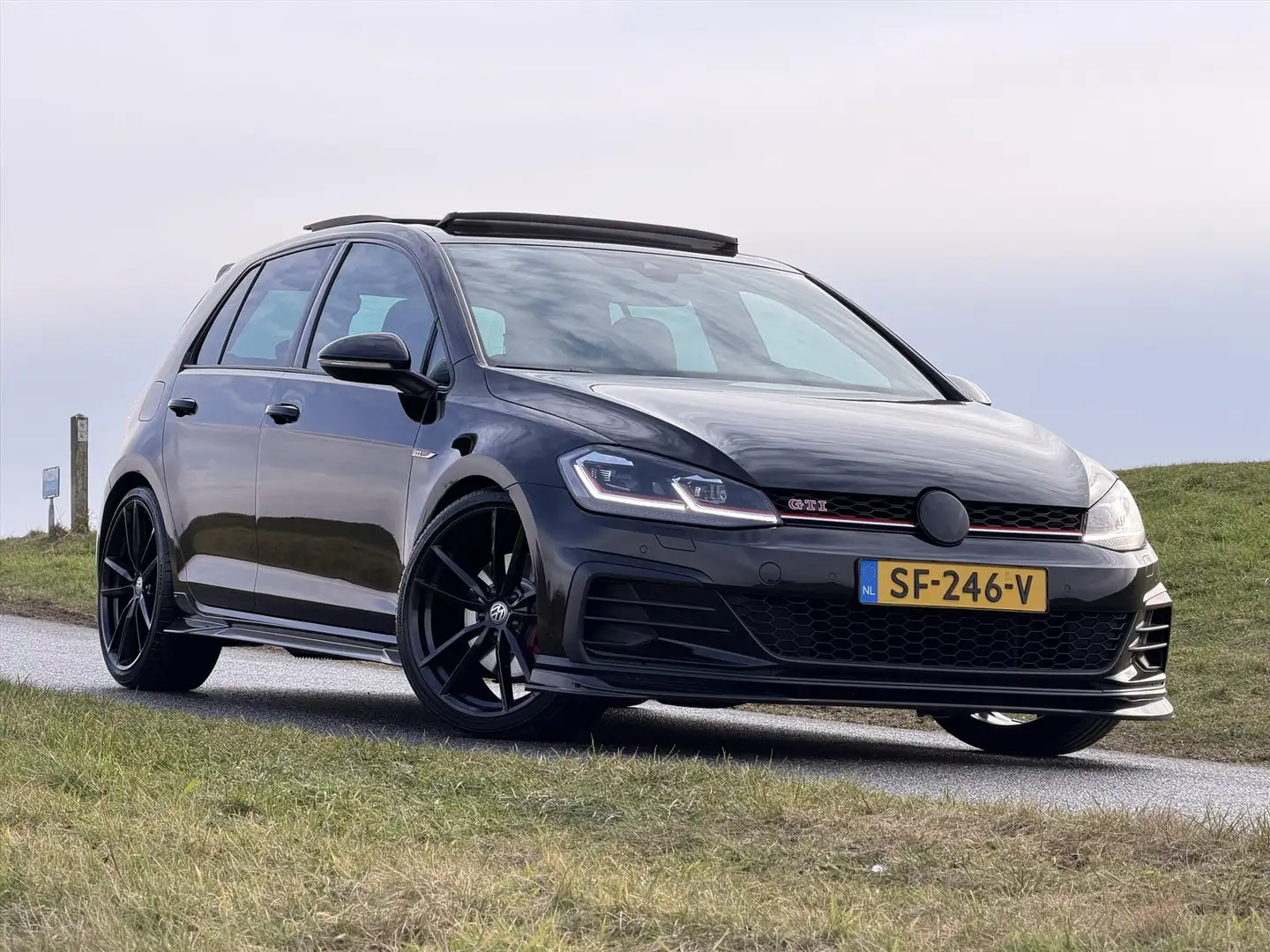Volkswagen Golf GTI 7.5 2.0 TSI / Pano / Milltek / Zaero Design / Virt Noir - 2