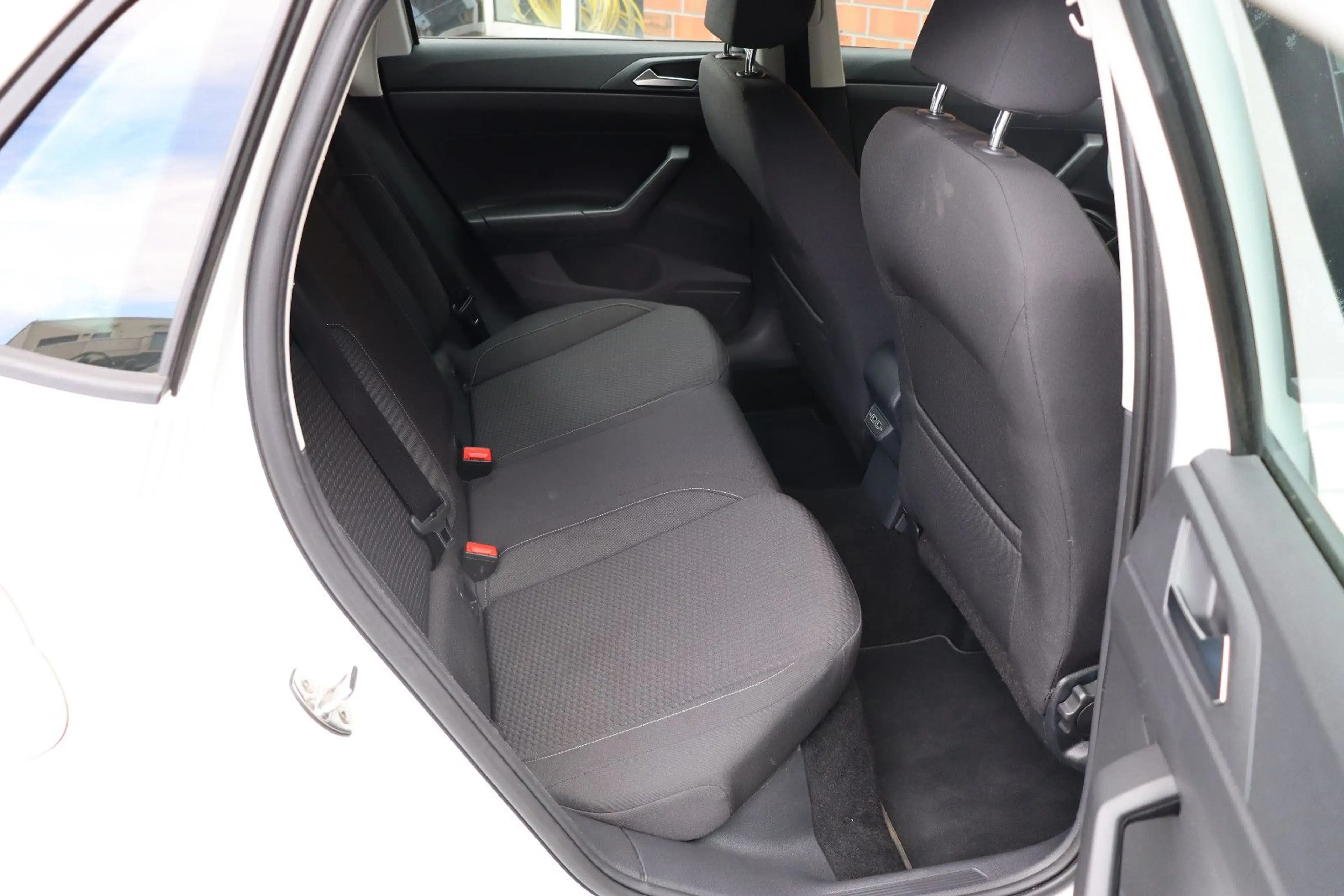 Volkswagen Polo VI 1.0 TSI Comfortline LED Tempomat Sitzh. — photo 13