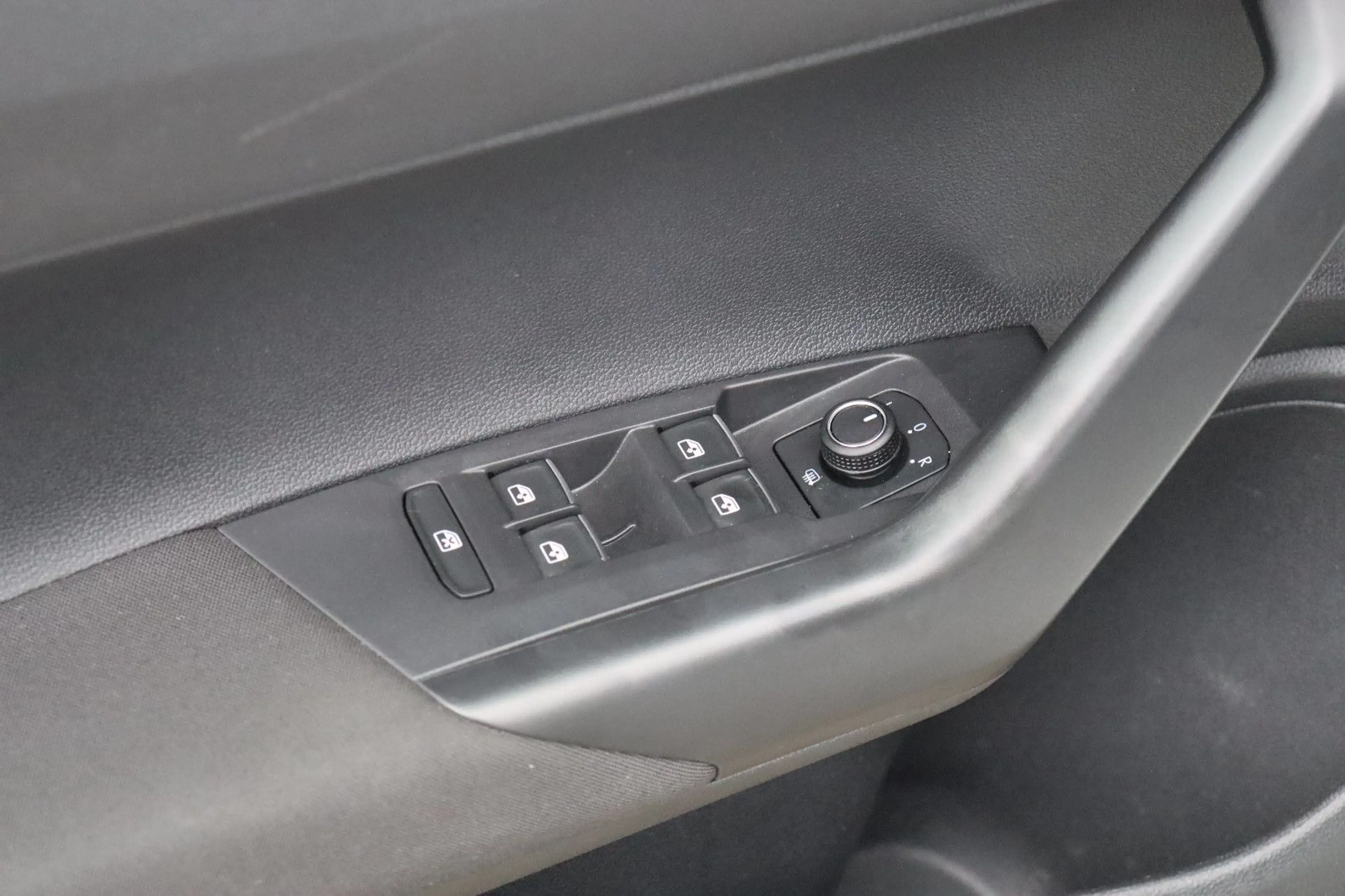 Volkswagen Polo VI 1.0 TSI Comfortline LED Tempomat Sitzh. — photo 15