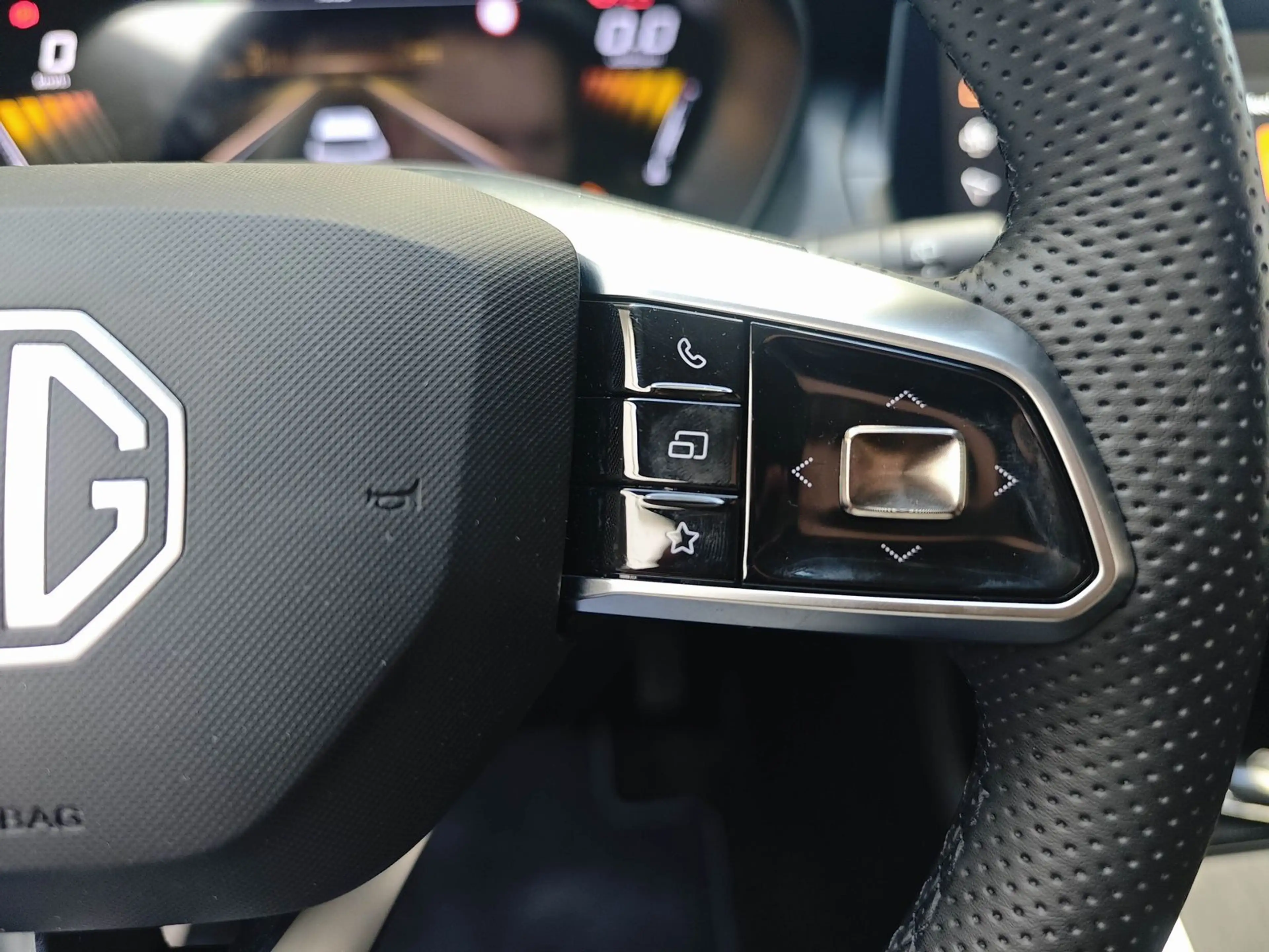 MG ZS 1.5 Hybrid Comfort CarPlay 360° Navi ACC ICA — photo 12