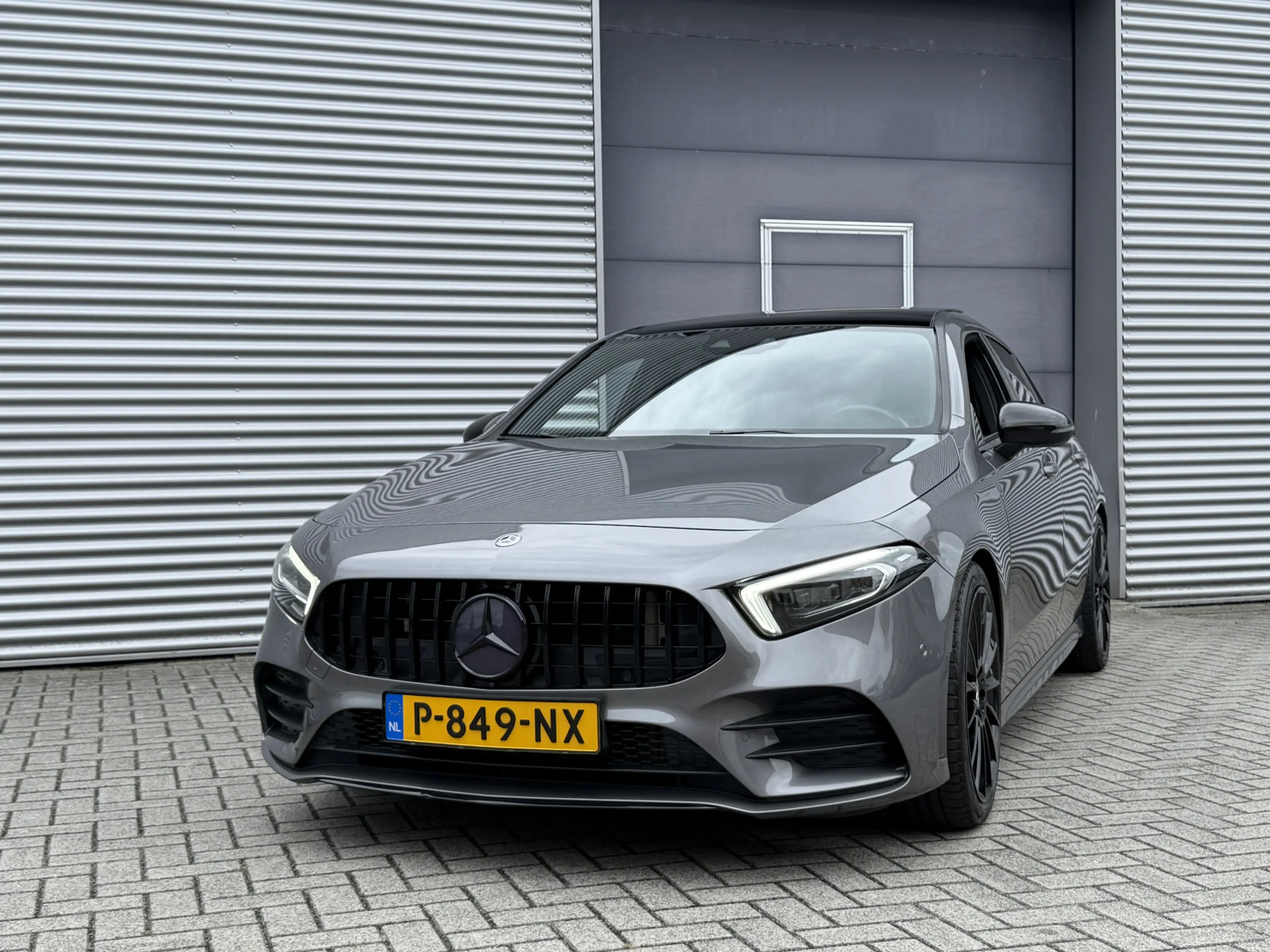 Mercedes-Benz A 250 Premium I Aut. I AMG I Leder I Pano.dak I Leder — photo 2