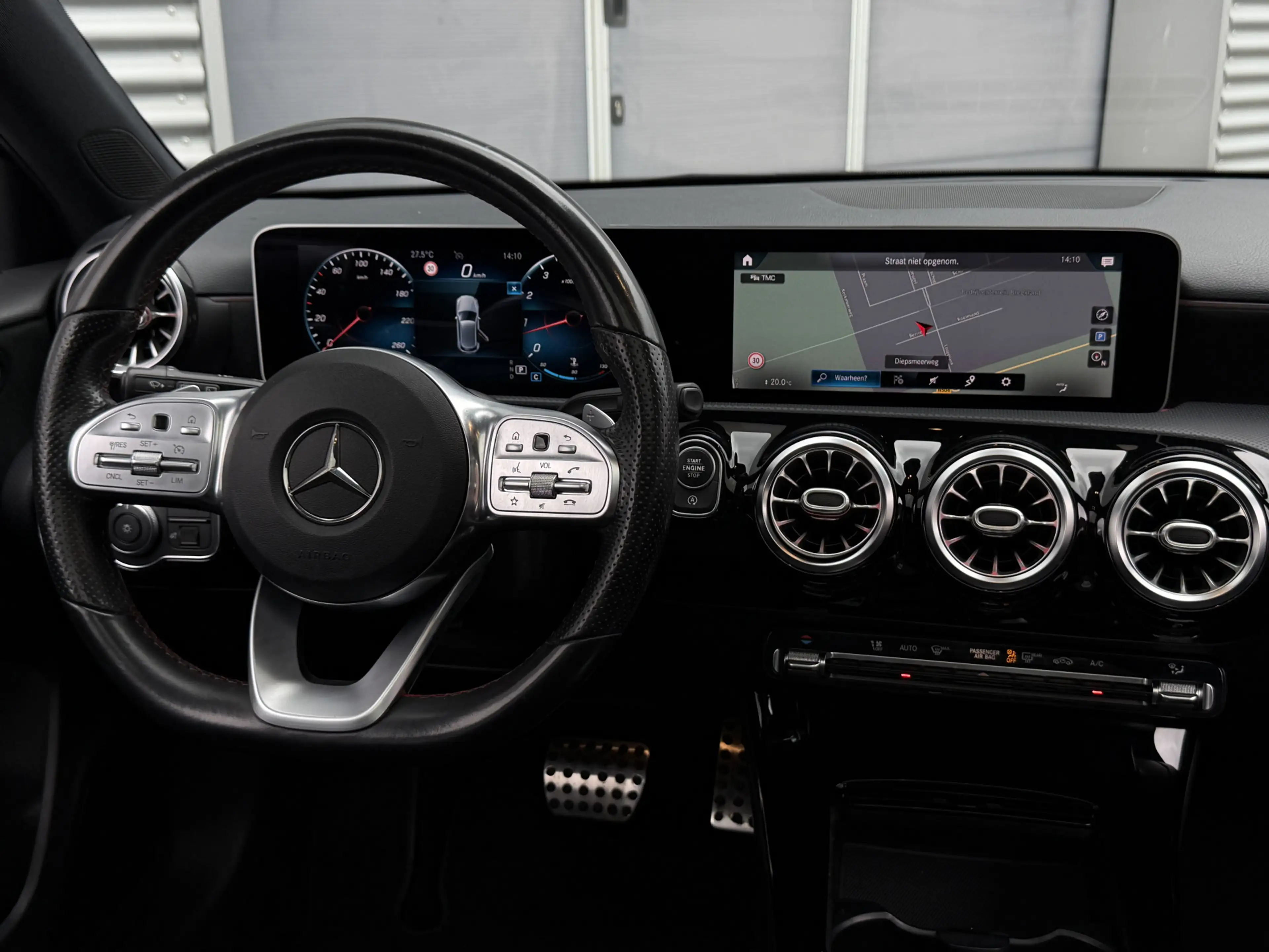 Mercedes-Benz A 250 Premium I Aut. I AMG I Leder I Pano.dak I Leder — photo 6