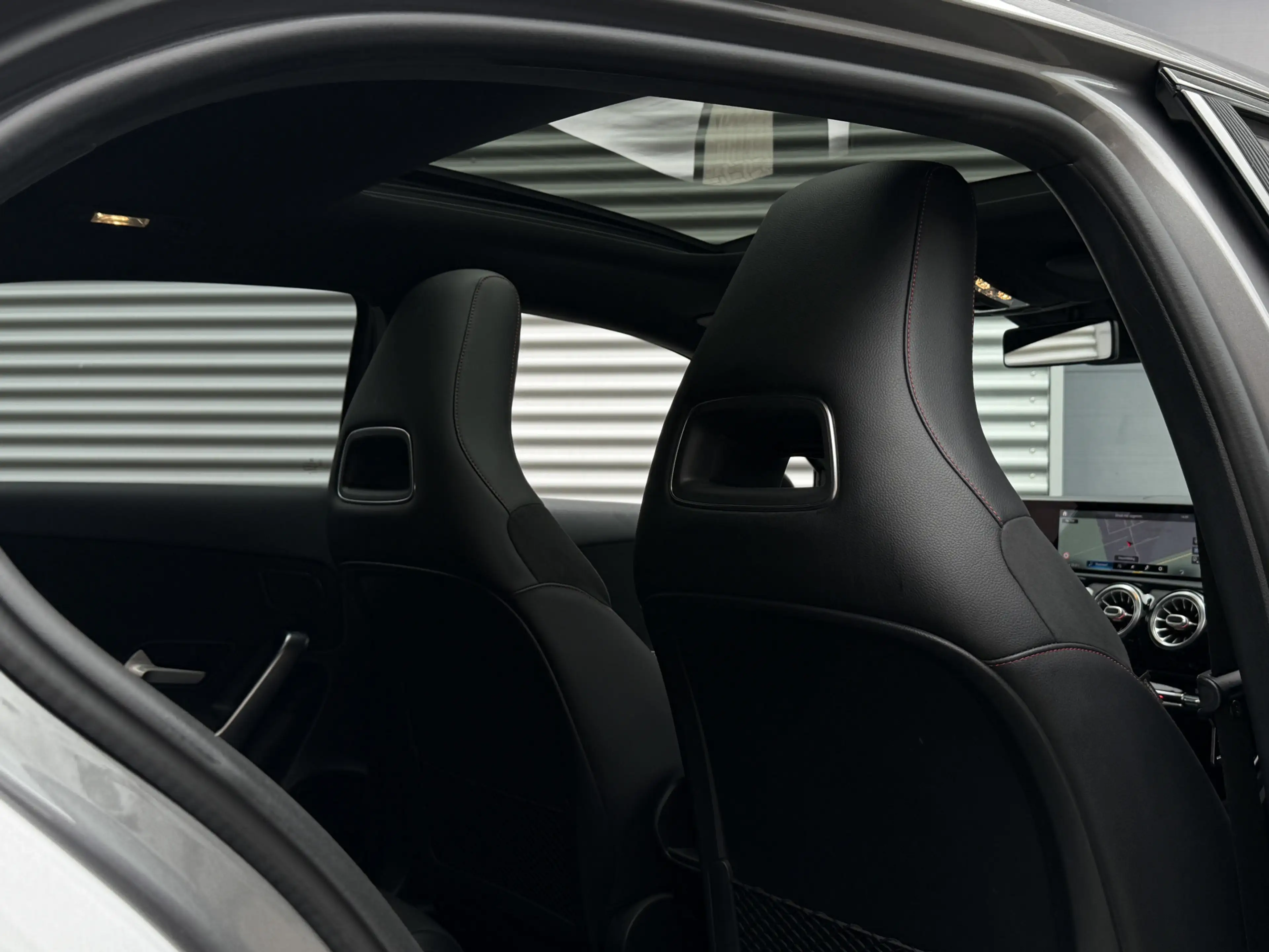 Mercedes-Benz A 250 Premium I Aut. I AMG I Leder I Pano.dak I Leder — photo 12