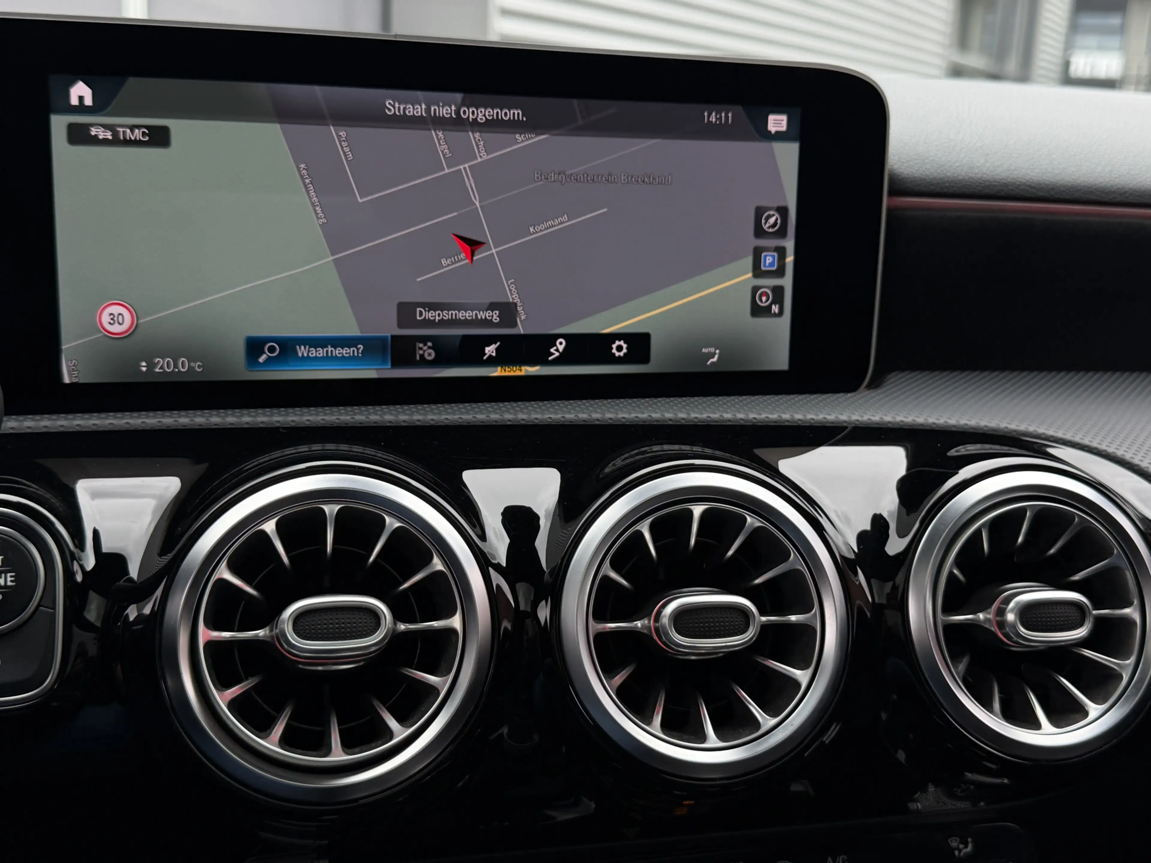 Mercedes-Benz A 250 Premium I Aut. I AMG I Leder I Pano.dak I Leder — photo 17