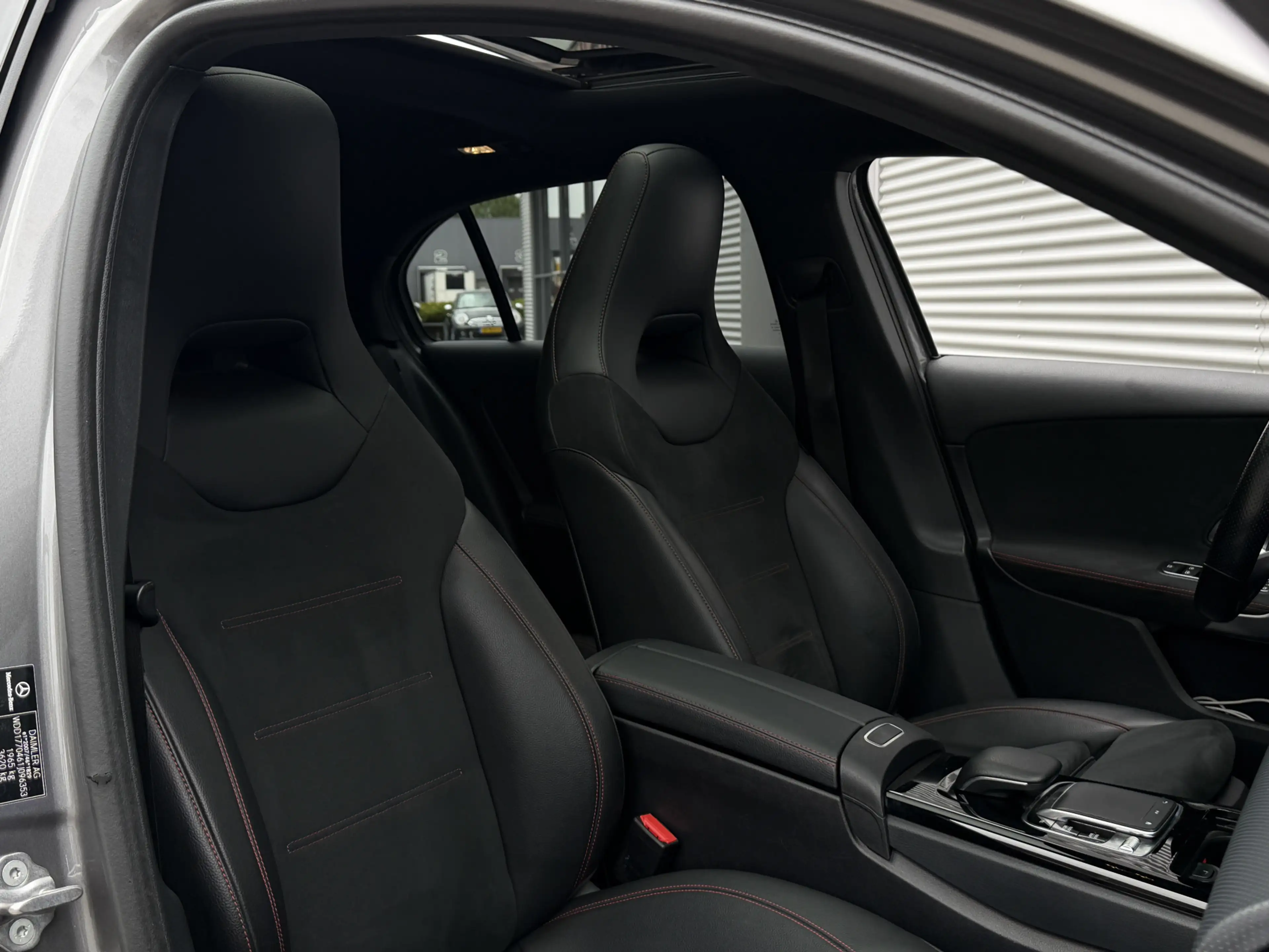 Mercedes-Benz A 250 Premium I Aut. I AMG I Leder I Pano.dak I Leder — photo 9